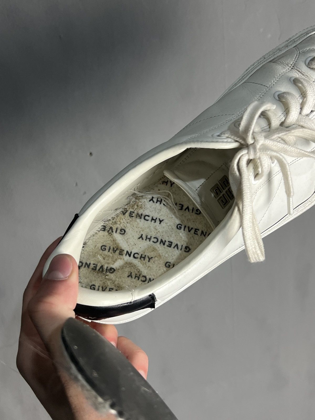 Givenchy Givenchy City Sport Sneakers White Size US 10 / EU 43 - 11 Thumbnail