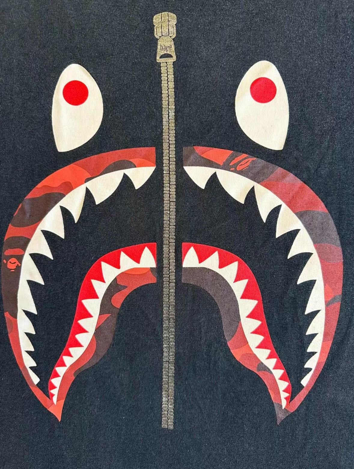 Bape BAPE Shark Print Short Sleeve T-Shirt K5 Size US L / EU 52-54 / 3 - 3 Thumbnail