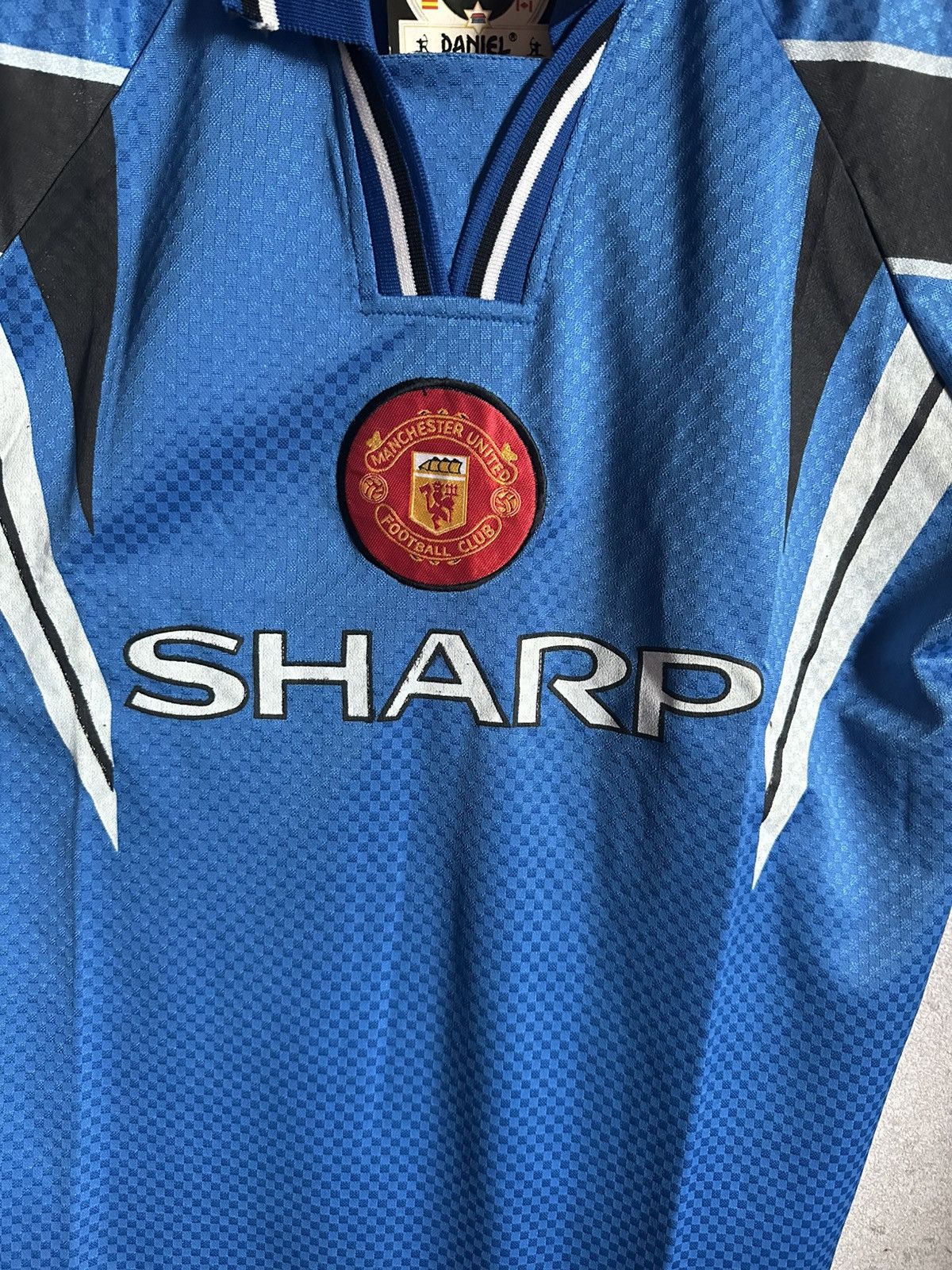 Vintage Vintage 90s Man Utd SHARP BPT01 Size US XL / EU 56 / 4 - 2 Thumbnail