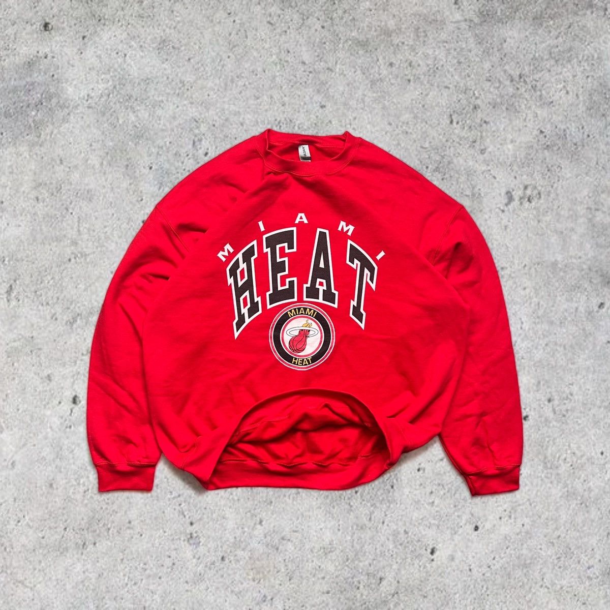 NBA × Vintage Vintage 90s Miami Heat crewneck sweatshirt cstm Size US L / EU 52-54 / 3 - 8 Thumbnail
