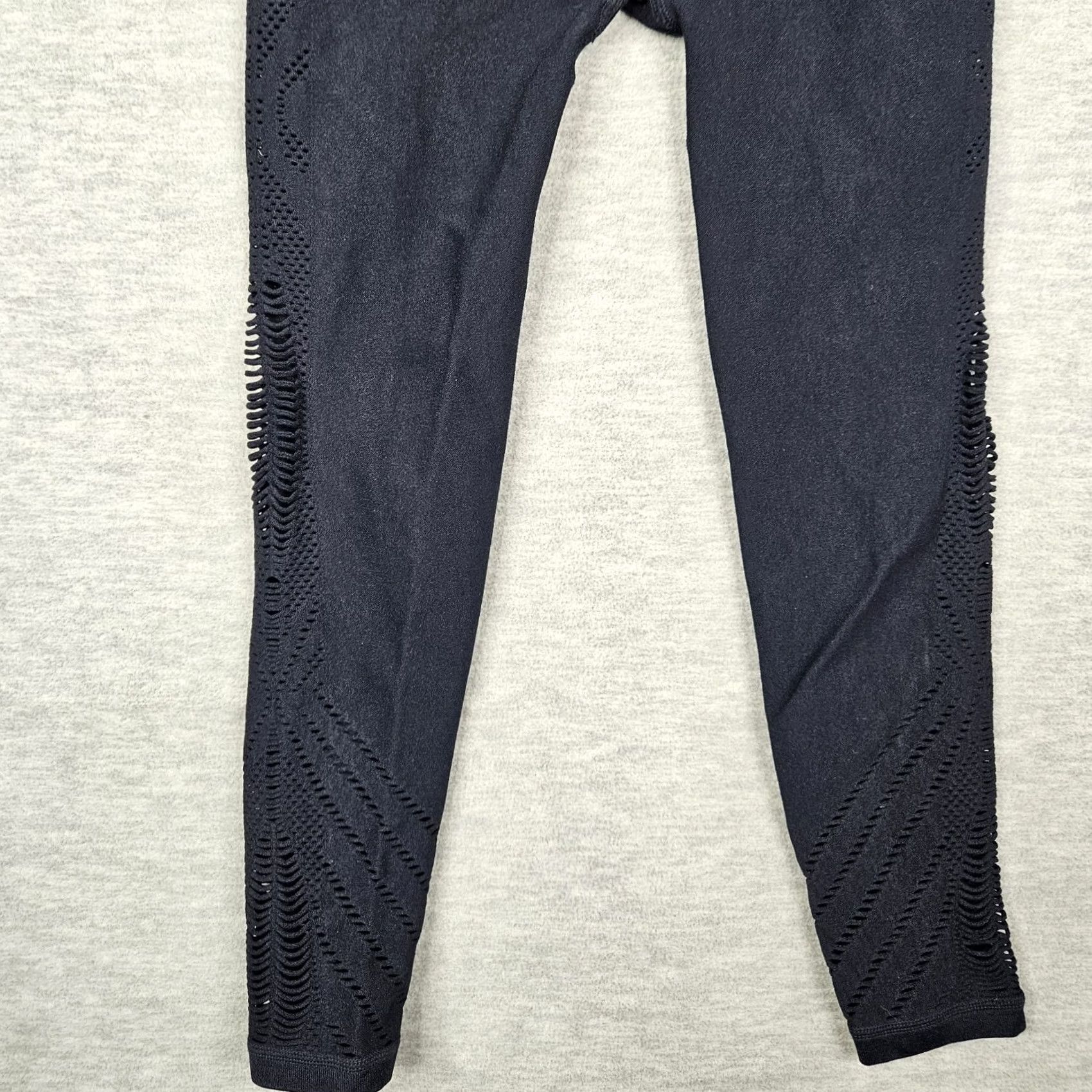Vintage OYSHO NAVY Blue Seamless Gym Workout Legging Sz M Women’s Activewear Pants Slim Fit Regular H2O? Size 32" / US 10 / IT 46 - 4 Thumbnail