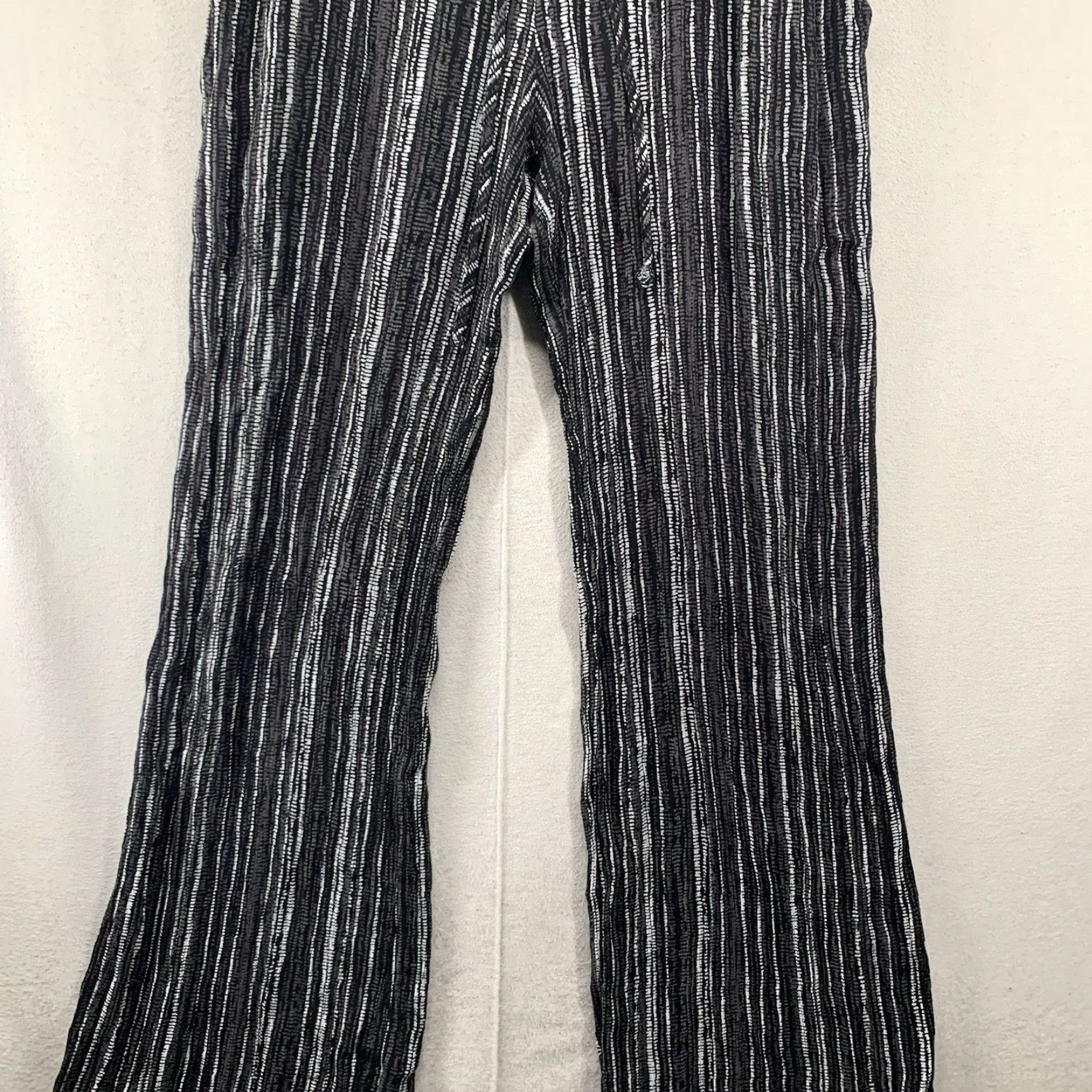 Vintage VINTAGE Women's Palazzo Pants Small Wide Leg High Waist Rayon Black Bohemian Festival Casual Womens Size 28" / US 6 / IT 42 - 6 Thumbnail