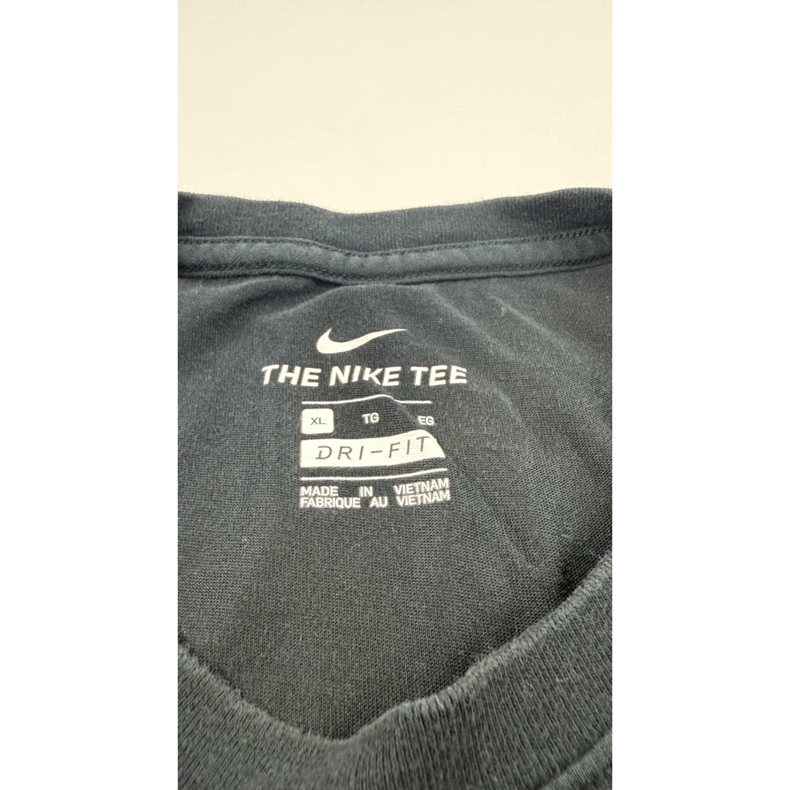 Nike Nike Shirt Mens XL Black Dri-FIT Graphic Swoosh Athletic Tee Short Sleeve Crew Neck Basketball Sports Athleisure Mens Size US XL / EU 56 / 4 - 3 Thumbnail