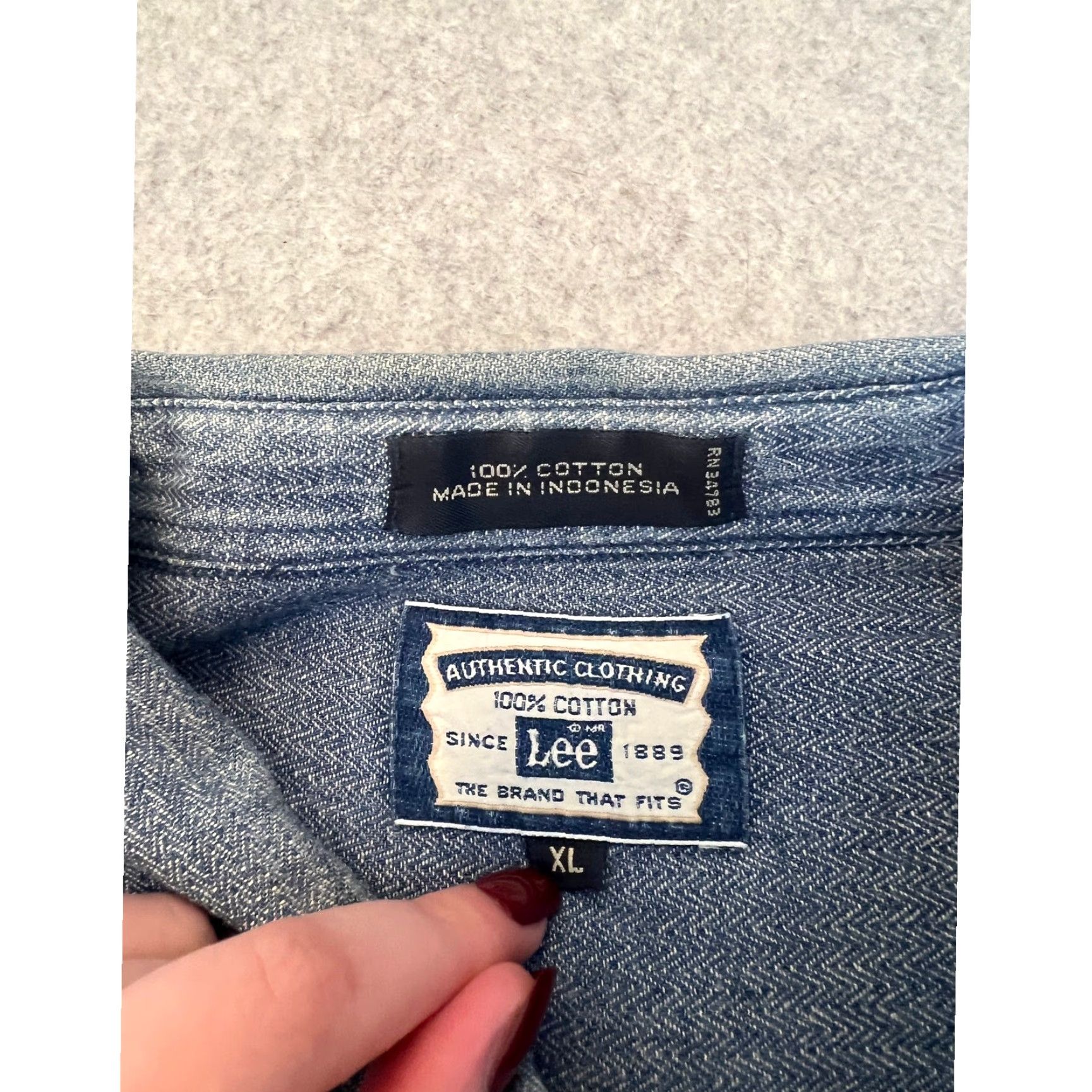 Lee Lee Shirt Mens XL Long Sleeve Pocket Chambray Button-Down Herringbone Blue Size US XL / EU 56 / 4 - 3 Thumbnail