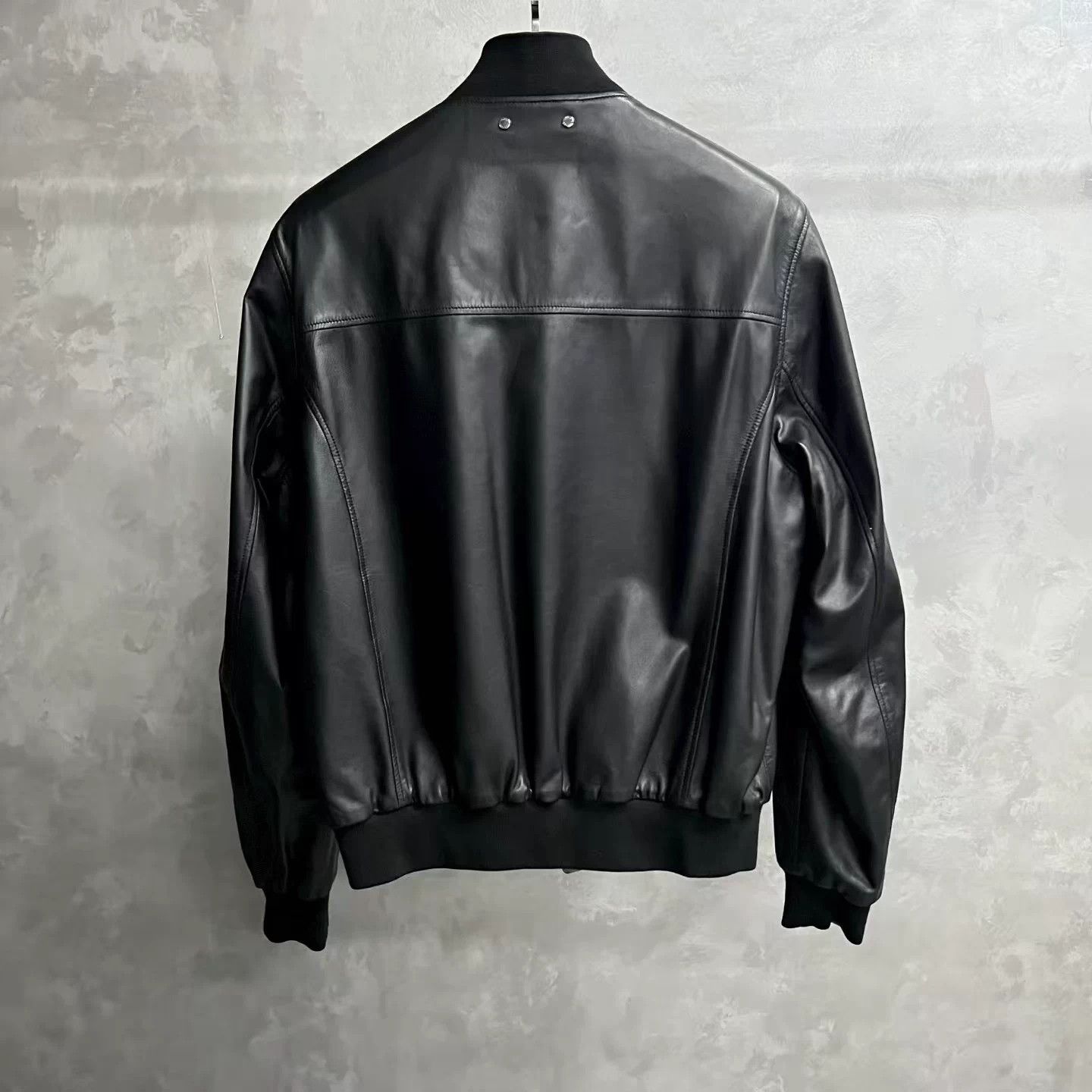 Louis Vuitton Louis Vuitton black reversible leather jacket on the chest Size US L / EU 52-54 / 3 - 2 Thumbnail