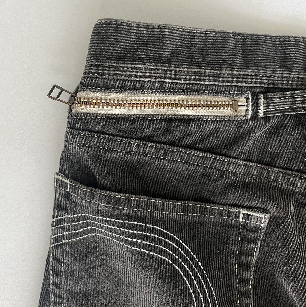 Japanese Brand CharmCult 2000's J-Cut Flared Corduroy Pants Size US 29 - 6 Thumbnail