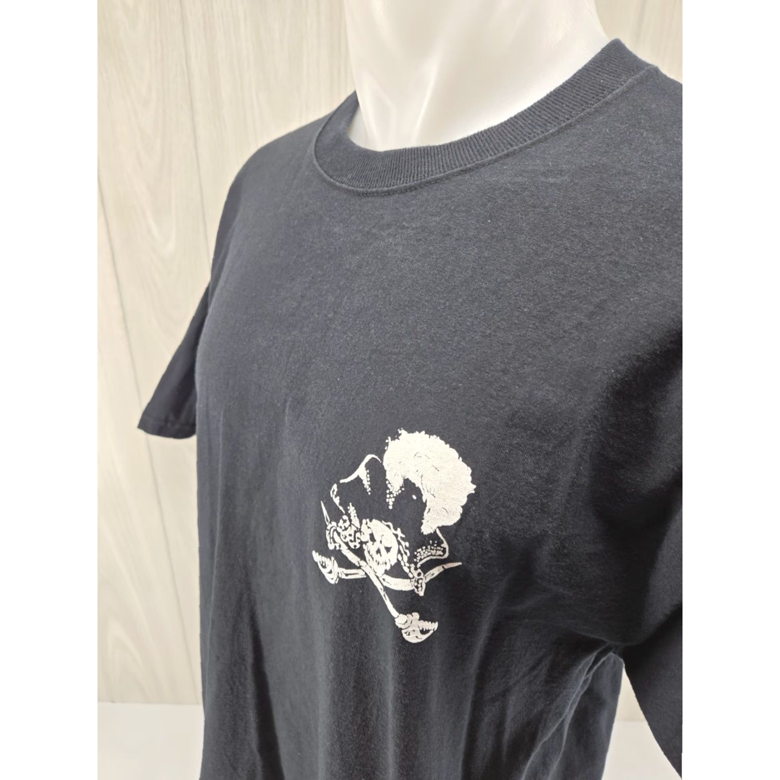 Fruit Of The Loom VINTAGE Fruit of the Loom T Shirt Skeleton Pirate Art Skull 90s Y2K XL Black Mens Short Sleeve Crew Neck Cotton Graphic Print Size US XL / EU 56 / 4 - 6 Thumbnail