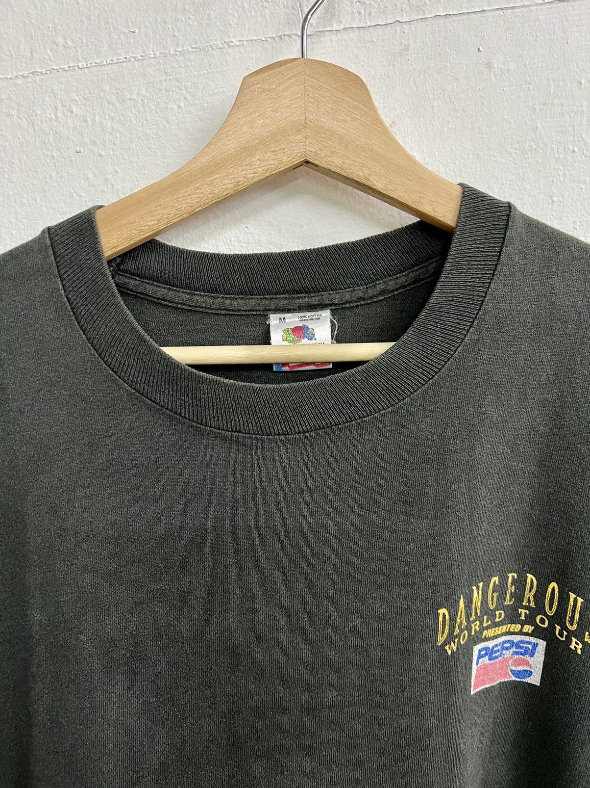 Vintage Vintage 90s Michael Jackson Dangerous World Tour Tee Size US M / EU 48-50 / 2 - 4 Thumbnail