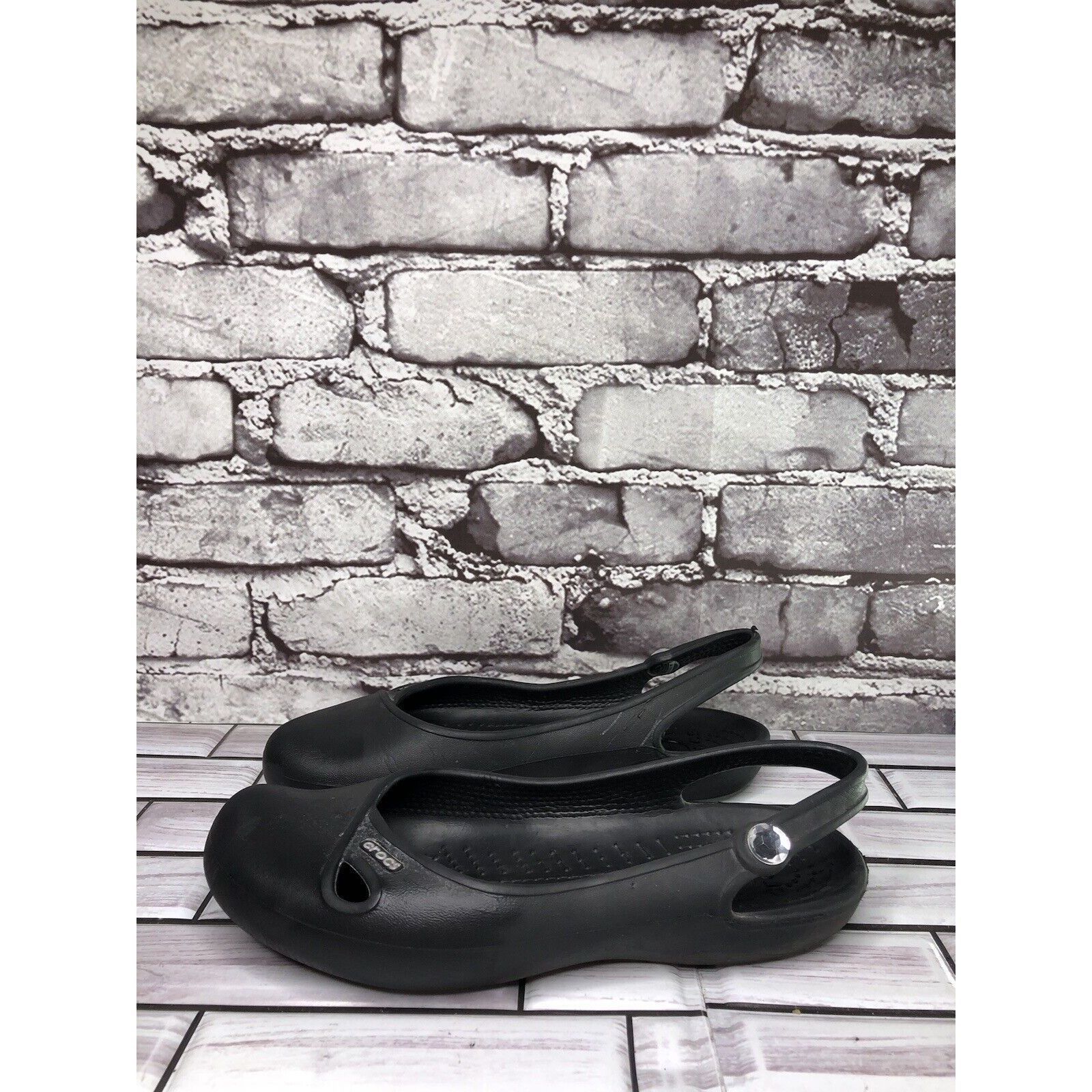 Crocs Crocs Jayna Black Rubber Comfort Casual Closed Toe Slingback Size US 5 / IT 35 - 10 Thumbnail