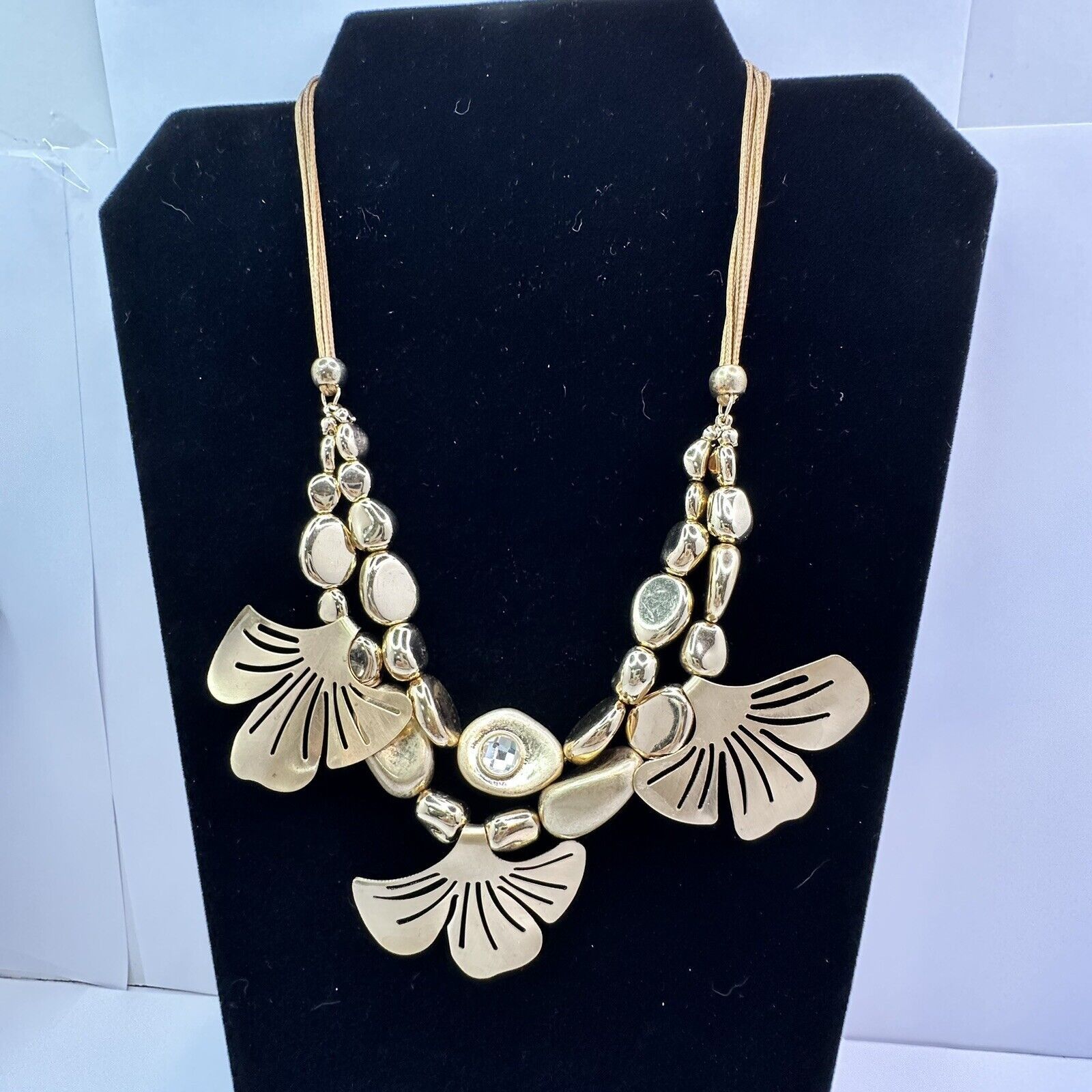 Other C 1946 Signed Gold Tone Gingko Leaves Necklace Leather Cord Size ONE SIZE - 11 Thumbnail