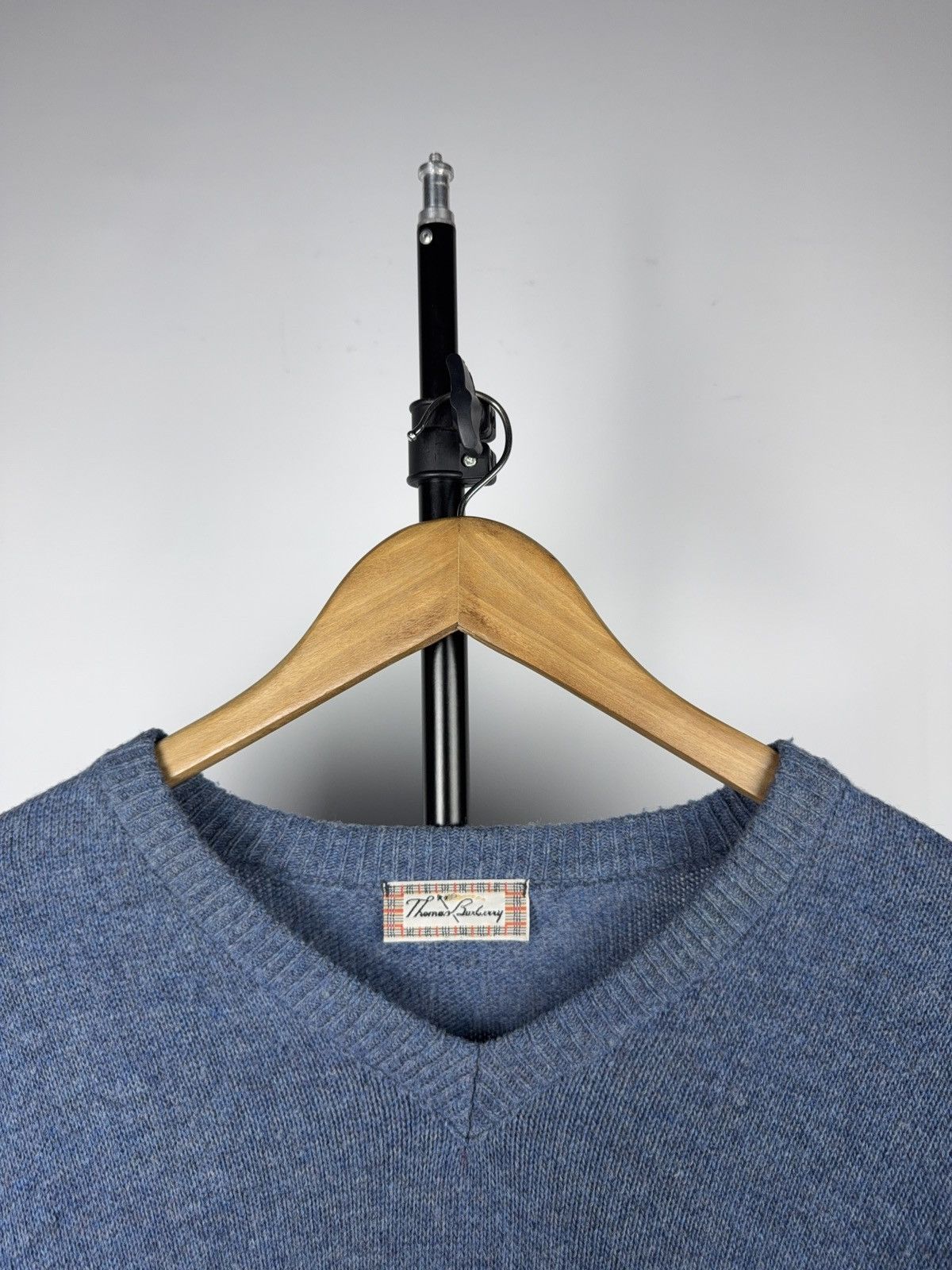 Burberry Retro 90s Thomas Burberry Blue V-Neck Wool Sweater Vintage Size US XL / EU 56 / 4 - 4 Thumbnail