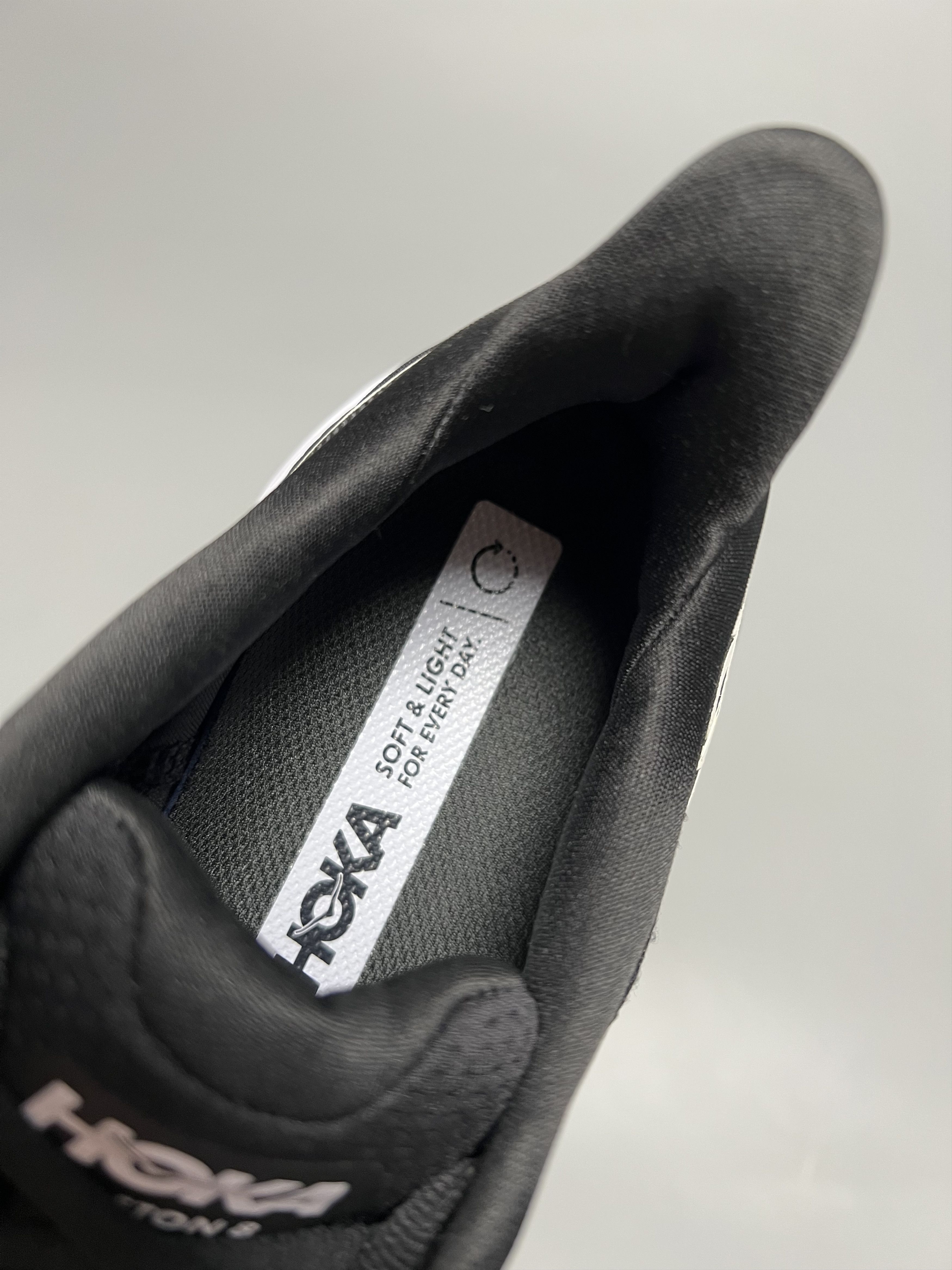 Hoka 8.5D Hoka One One Clifton 8 Wide Running Shoes 1121375-BWHT Size US 8.5 / IT 38.5 - 9 Thumbnail