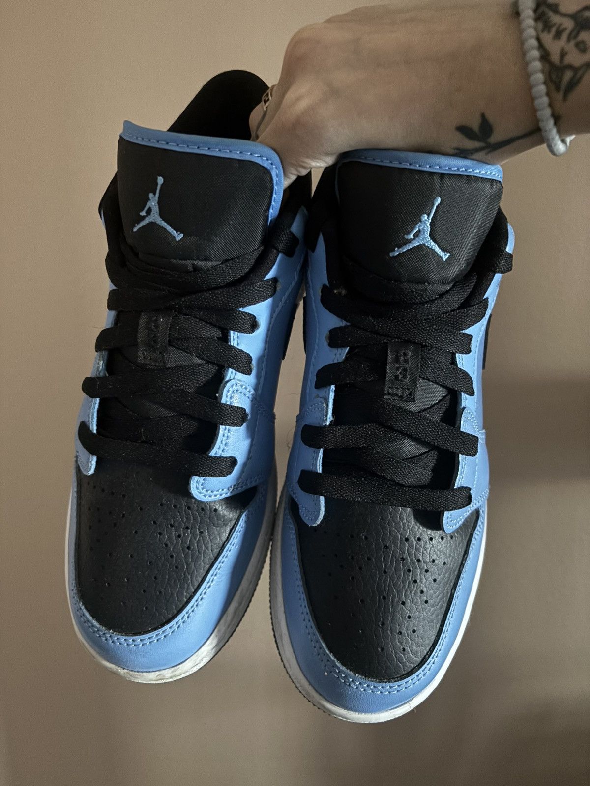 Jordan Brand Air Jordan 1 Low GS 'University Blue Black' Size US 6.5 / EU 39-40 - 3 Thumbnail