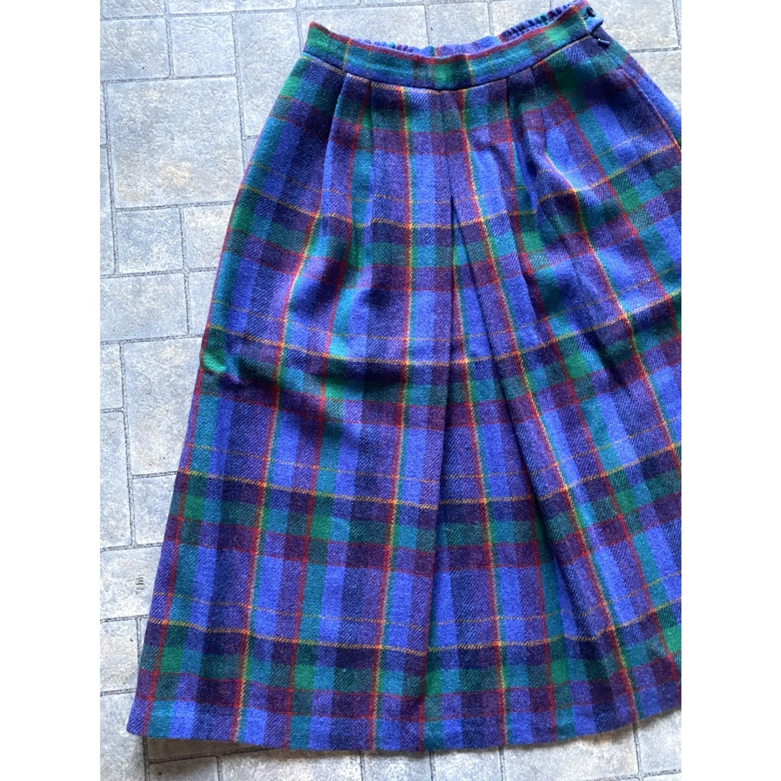 Vintage VTG Avoca Collection Ireland MEDIUM Pure New Wool Plaid Lined Skirt WITH POCKETS Size 32" / US 10 / IT 46 - 2 Thumbnail