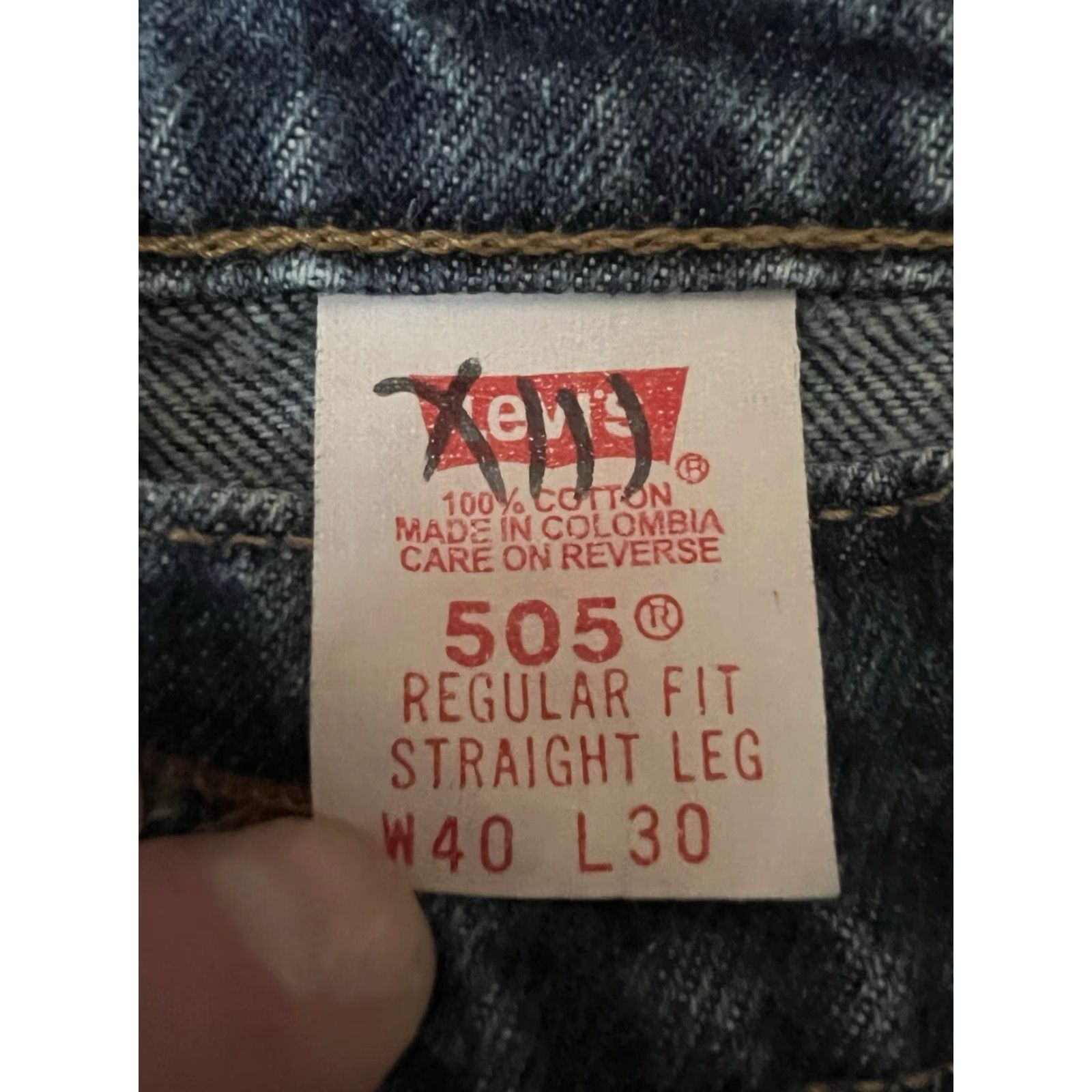 Denime VINTAGE Levi’s 505 Jeans Men’s 40x30 Regular Blue Denim 1990s Mens Size US 40 / EU 56 - 5 Thumbnail