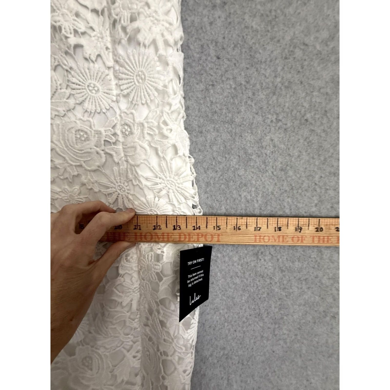 Lulus Lulus Dress Womens Small White Lace Sheath Bodycon Cutout Back Wedding Party Short Sleeve Cap Neckline Round Back Zipper Size S / US 4 / IT 40 - 6 Thumbnail
