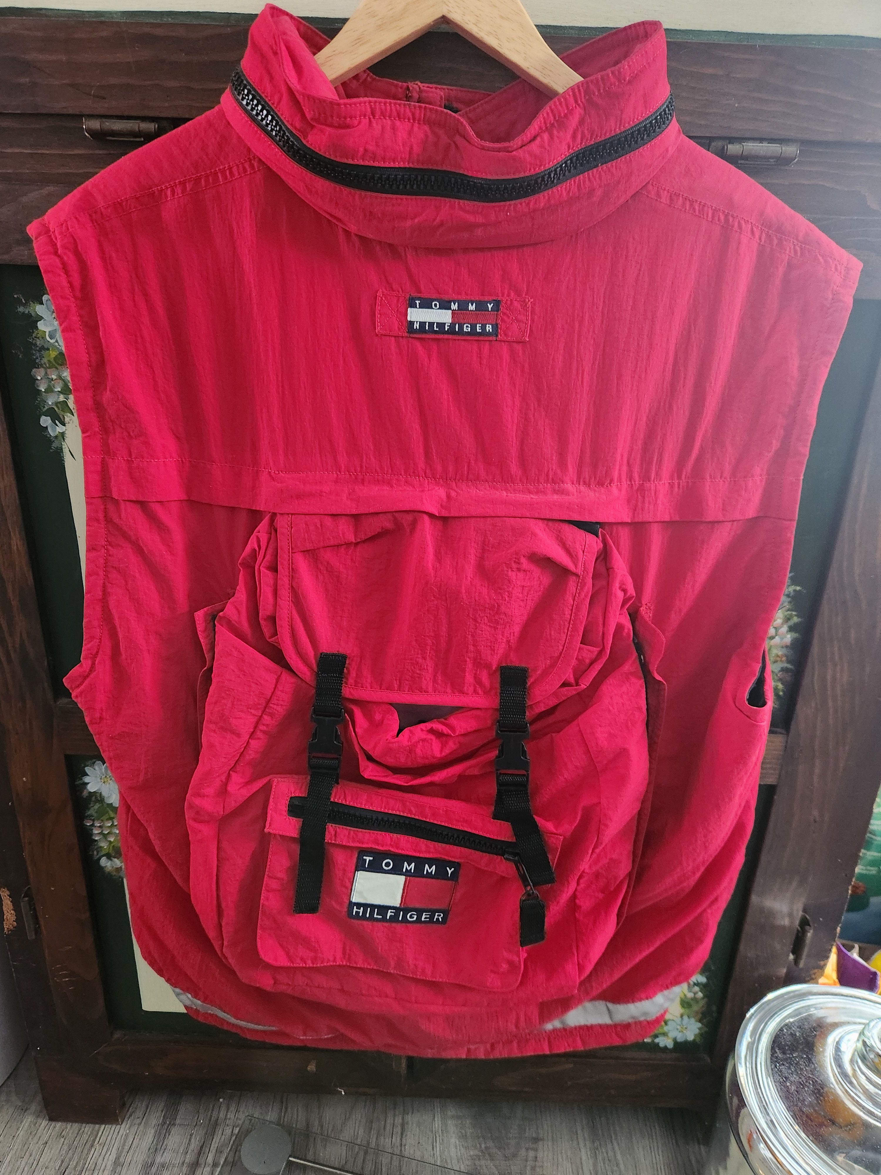 Tommy Hilfiger Vintage 90s Tommy Hilfiger Alpine Vest with bag Size US L / EU 52-54 / 3 - 1 Thumbnail