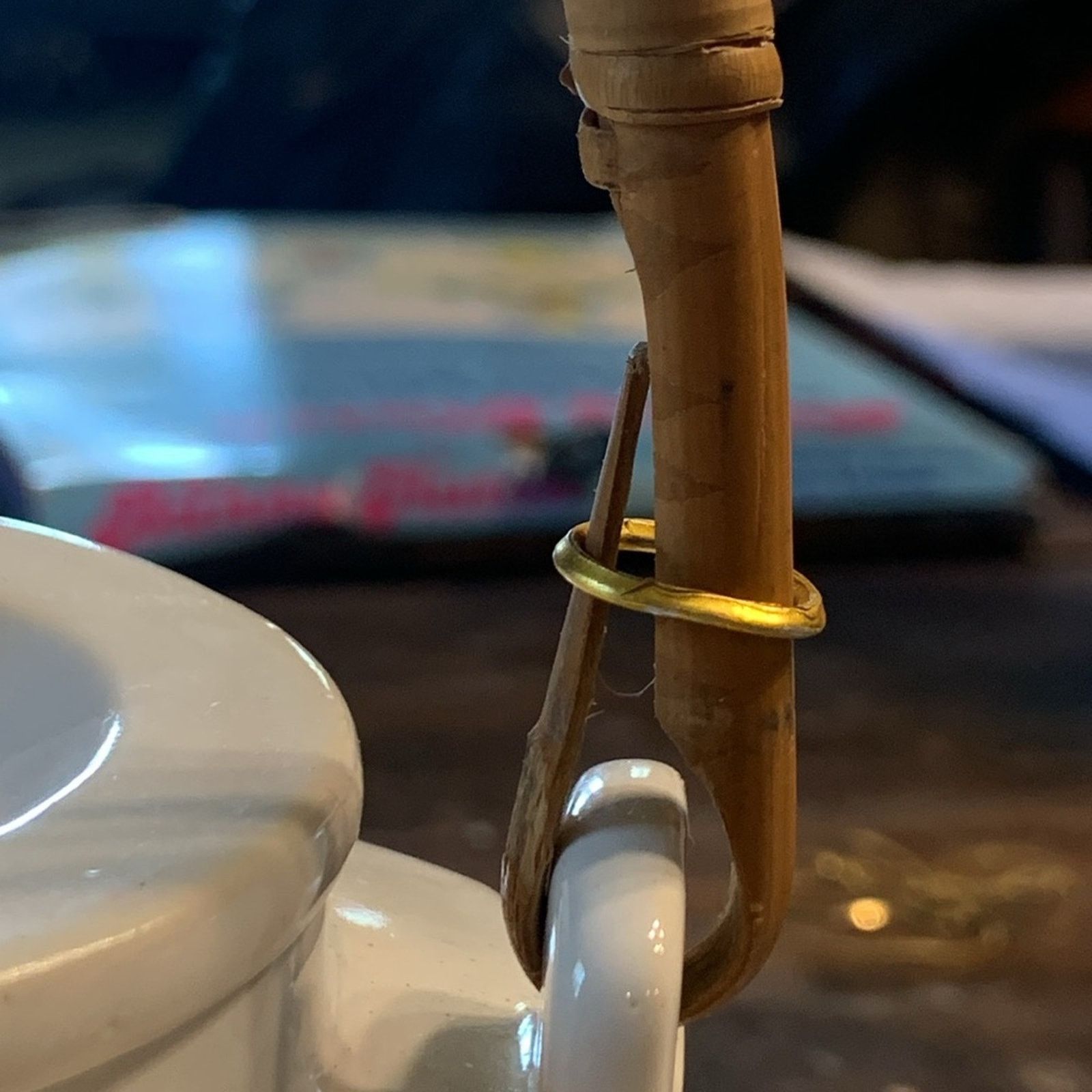 Vintage McCoy vintage white ceramic teapot bamboo wrapped handle Size ONE SIZE - 7 Thumbnail