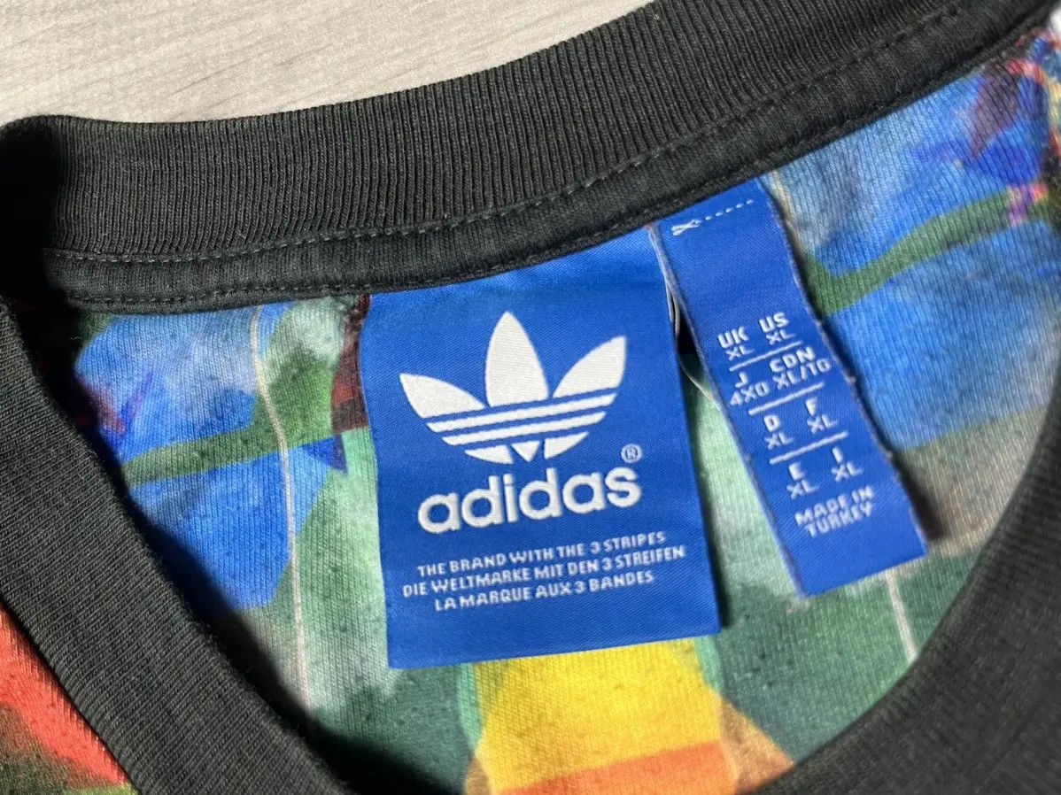 Adidas Adidas T-shirt patterns size XLarge Size US XL / EU 56 / 4 - 4 Thumbnail