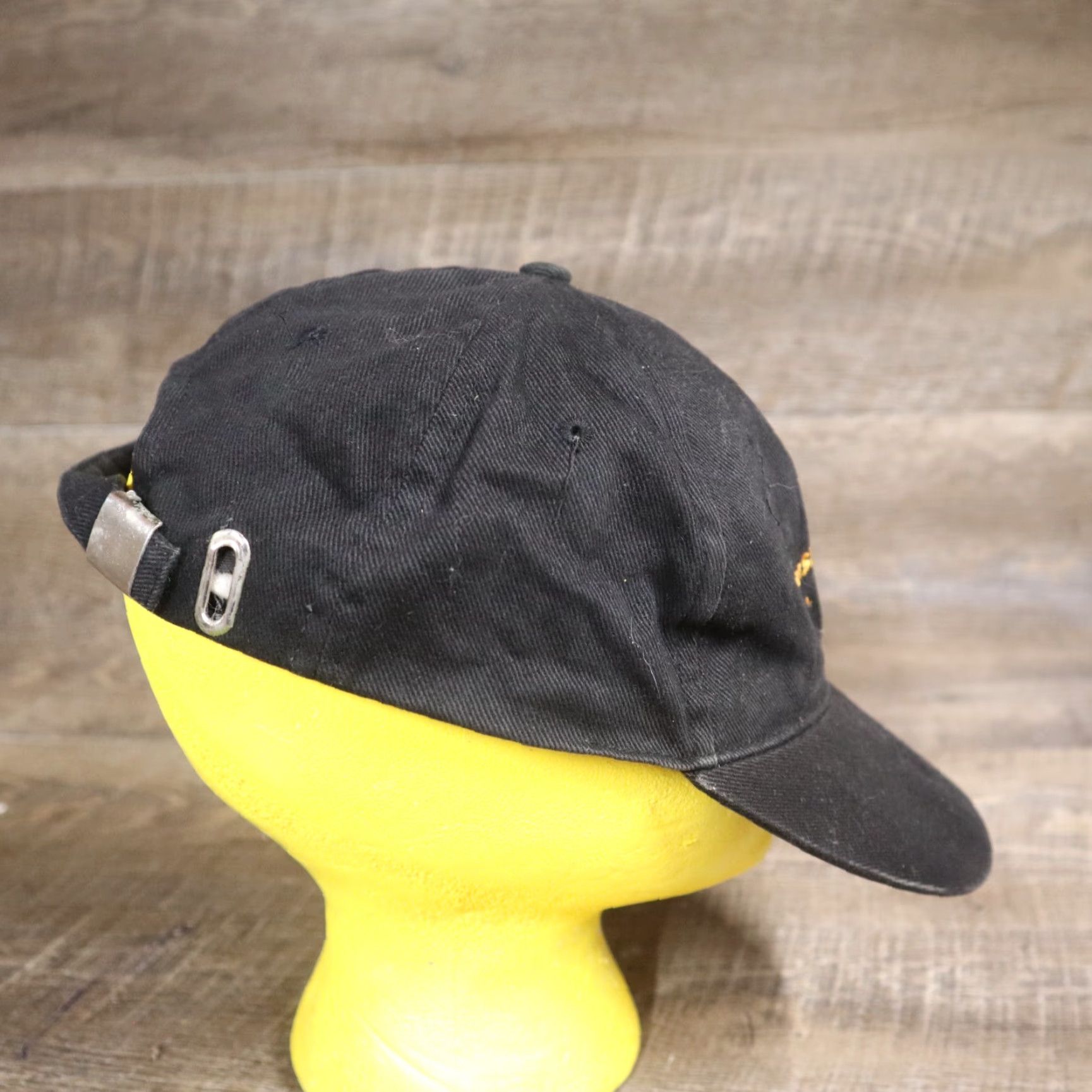 Vintage VINTAGE Hat Unbranded Black Adjustable Strapback 1940 CHILE Cosecha VINA COUSINO MACUL GRAN VINO BLACK CAP HAT Mens Size ONE SIZE - 3 Thumbnail