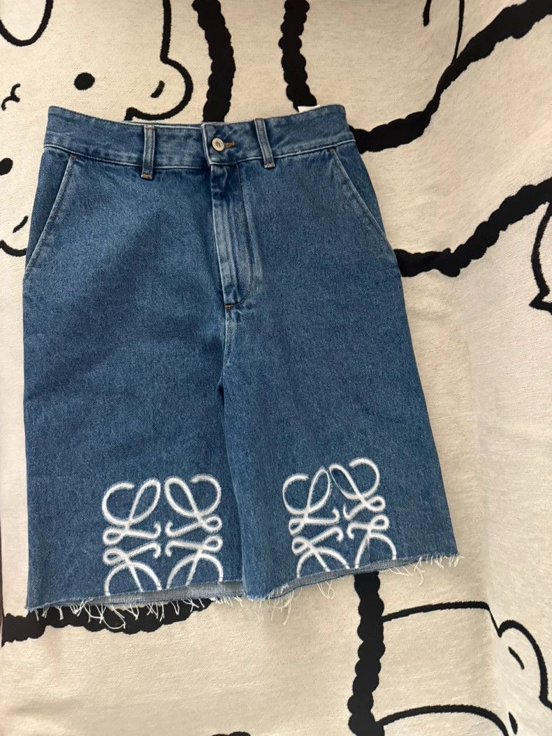 Loewe LOEWE sizeM 24 embossed logo leather jeans and shorts Size 28" / US 6 / IT 42 - 1 Thumbnail