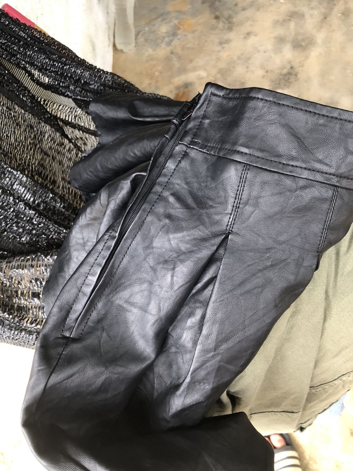 Designer × Seditionaries Gothic/Punks Widow Design Mini Skirt Leather Size 40" / US 18 - 6 Thumbnail