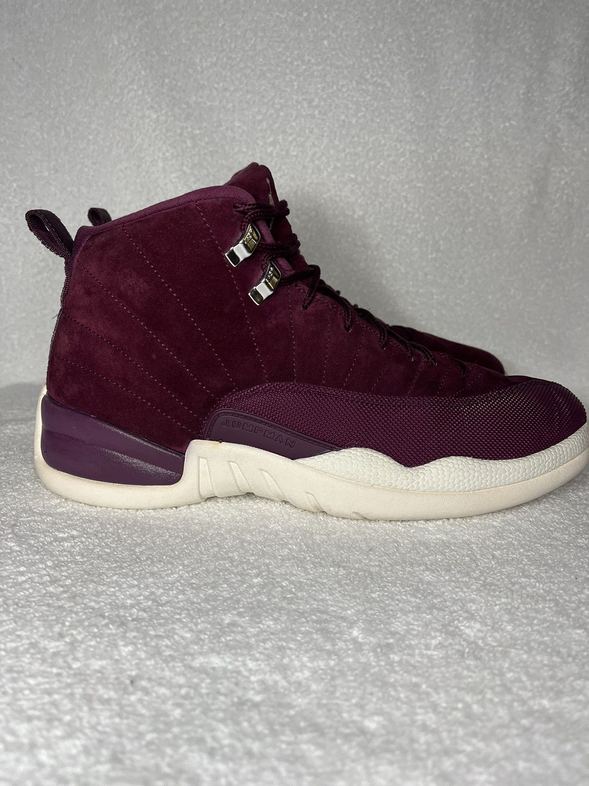 Jordan bordeaux 11 store