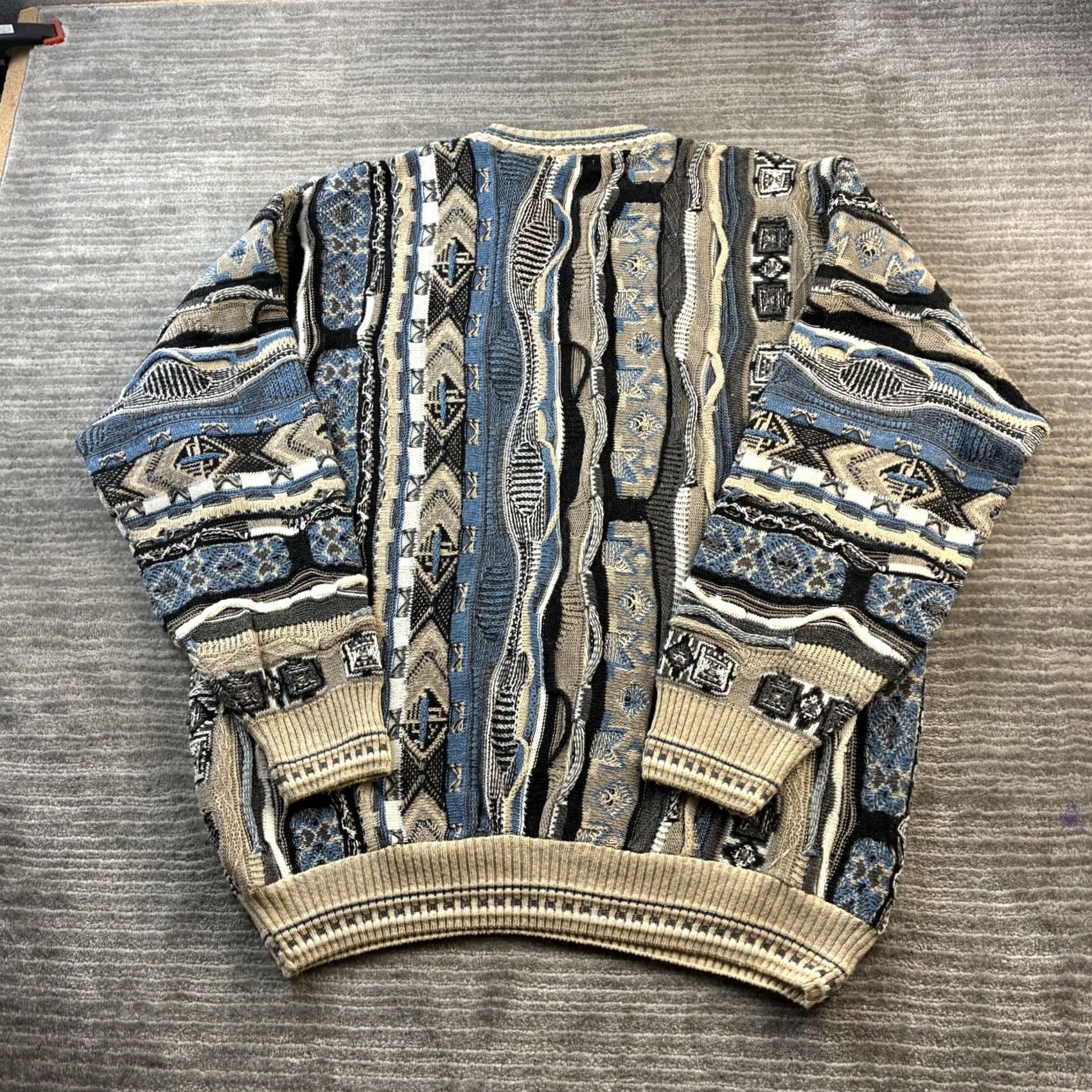 Alfani VINTAGE Alfani Sweater Mens XL Blue Pullover Crewneck Knit 3D Embroidered Logo All Seasons Casual Size US XL / EU 56 / 4 - 2 Thumbnail