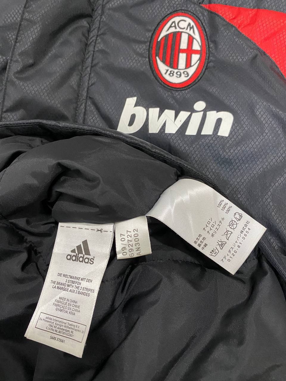 Adidas AC MILAN TRAINING JACKET TOP BWIN Size US L / EU 52-54 / 3 - 9 Thumbnail
