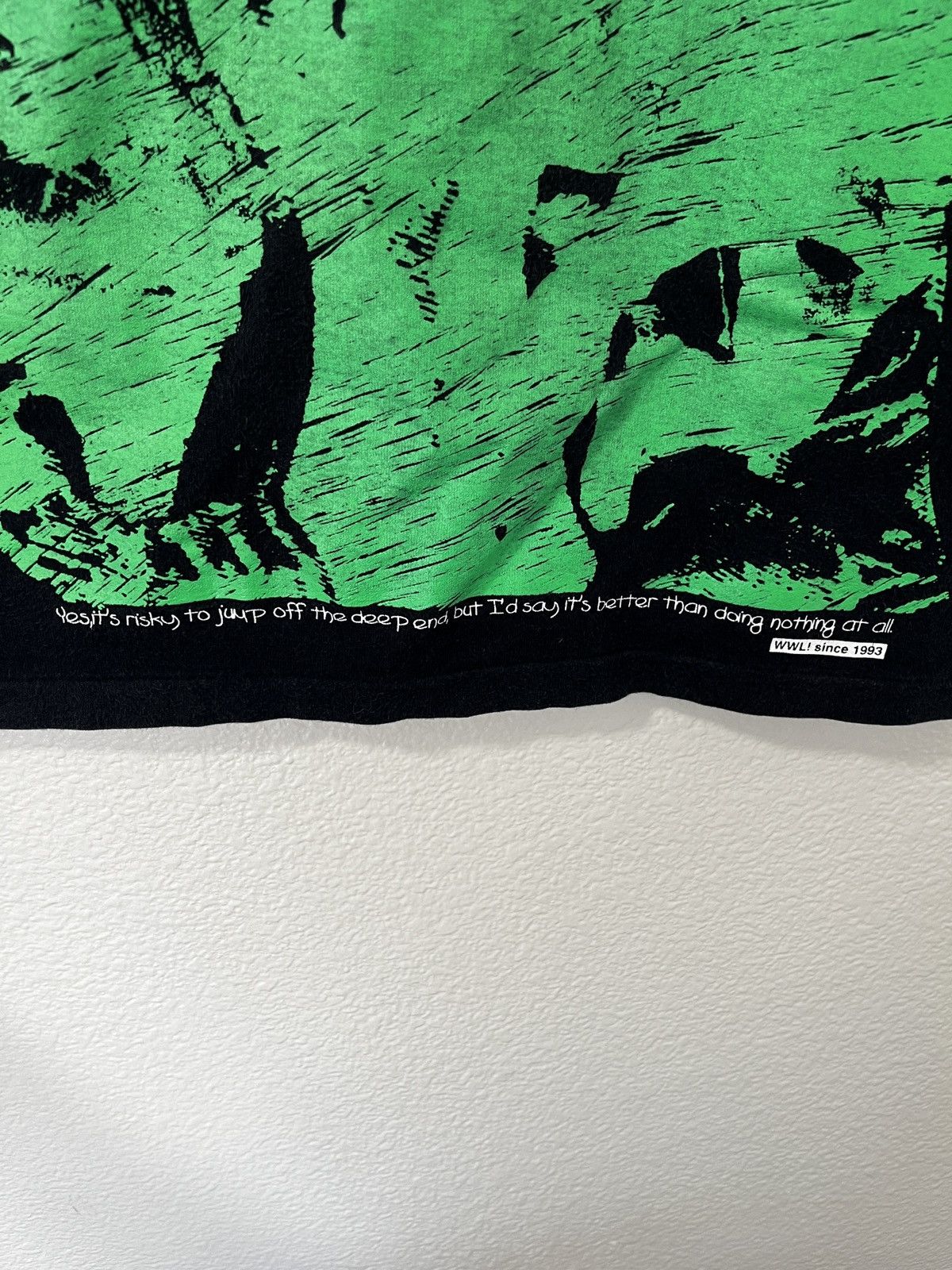 Vintage 1993 WORLD WIDE LOVE Green-Screen Graphic Size US M / EU 48-50 / 2 - 2 Thumbnail