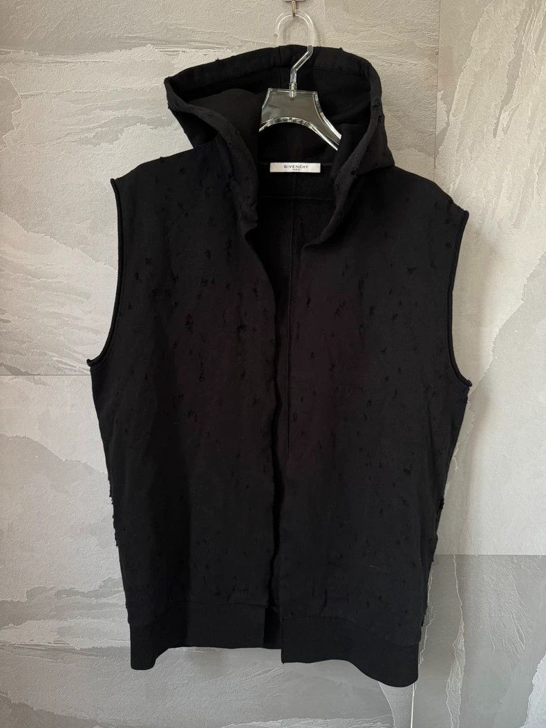 Givenchy Givenchy Ripped Destroyed Hooded Sweatshirt in Black Size US S / EU 44-46 / 1 - 1 Thumbnail