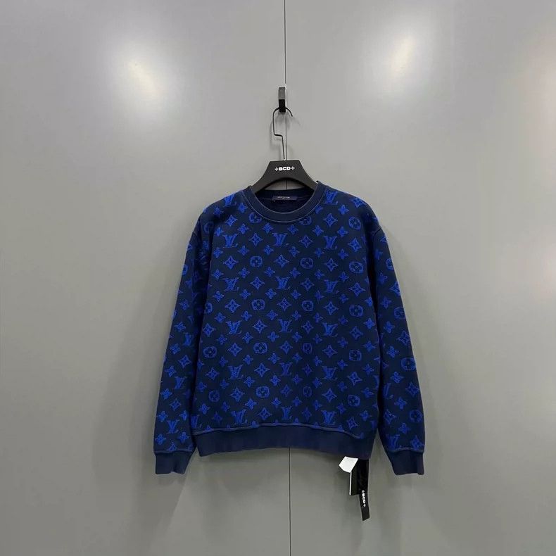 Louis Vuitton louis vuitton blue embossed sweatshirt-dmc Size US M / EU 48-50 / 2 - 1 Thumbnail