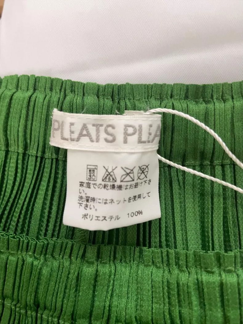Issey Miyake Issey Miyake size:2 Green pleated skirt Size 31" - 3 Thumbnail
