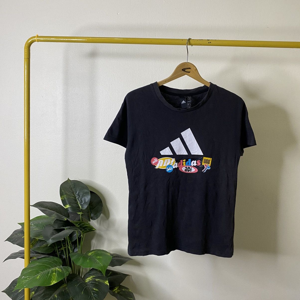 Adidas Adidas Nice Graphic T Shirt Size US S / EU 44-46 / 1 - 1 Thumbnail