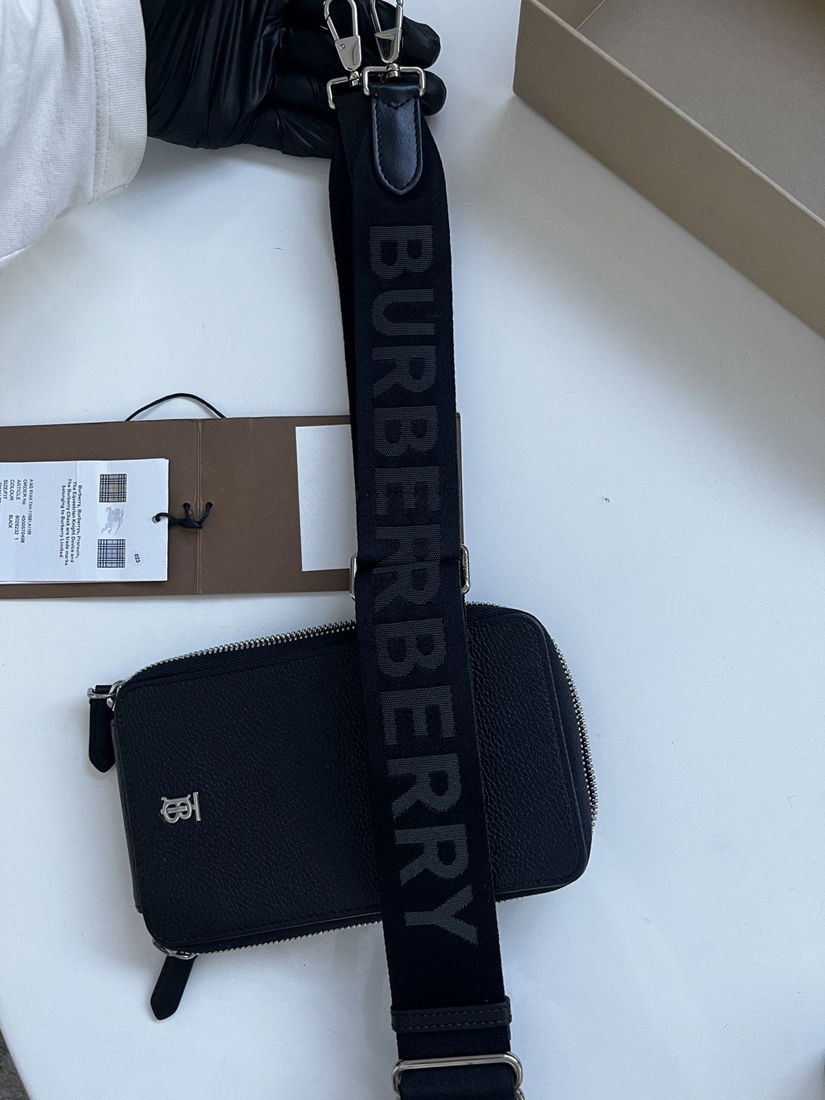 Burberry BURBERRY Black Leather Phone Shoulder Bag Size ONE SIZE - 18 Thumbnail