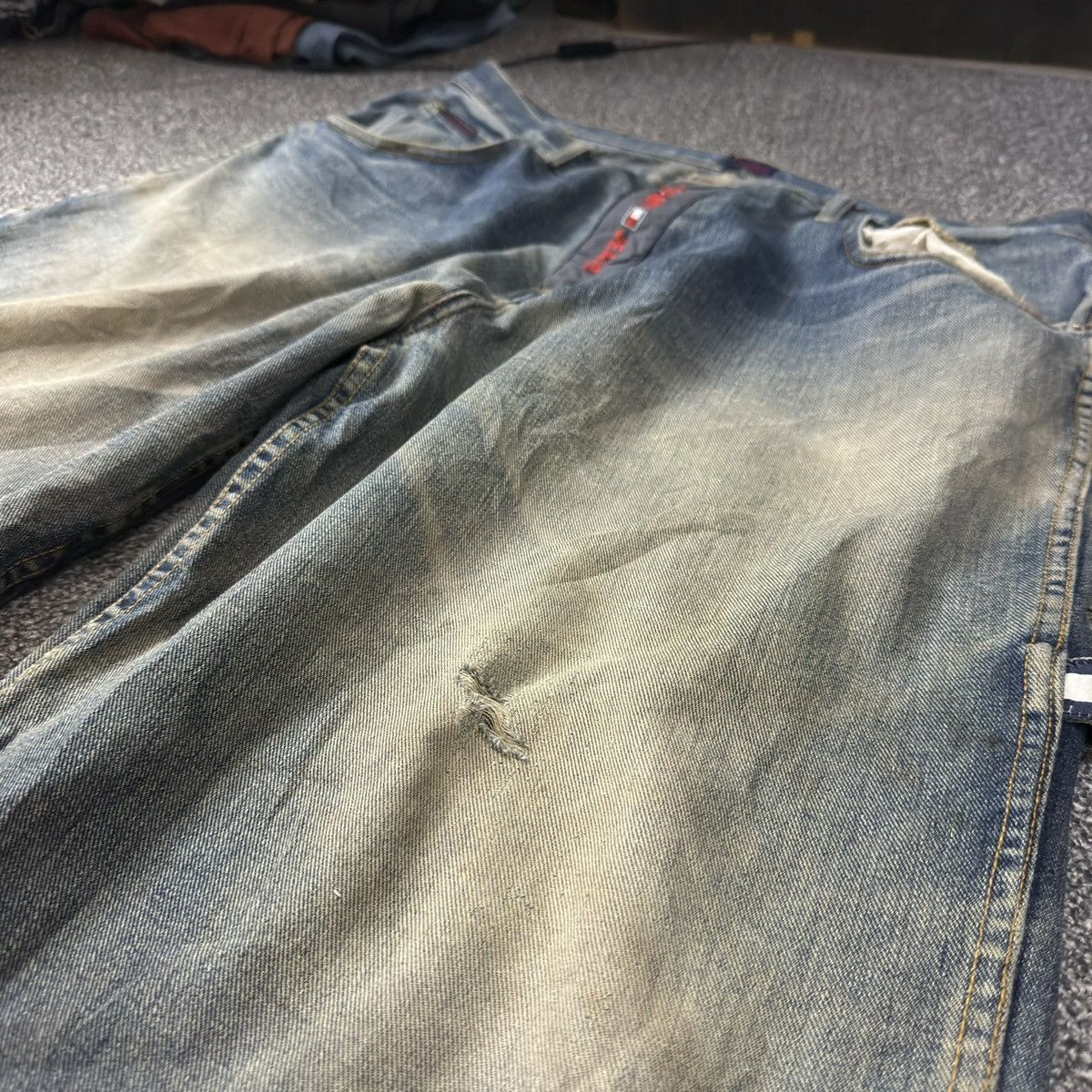 Hypebeast Distressed Baggy Tommy Jeans Vuja-De Balenciaga Style Size US 38 / EU 54 - 5 Thumbnail
