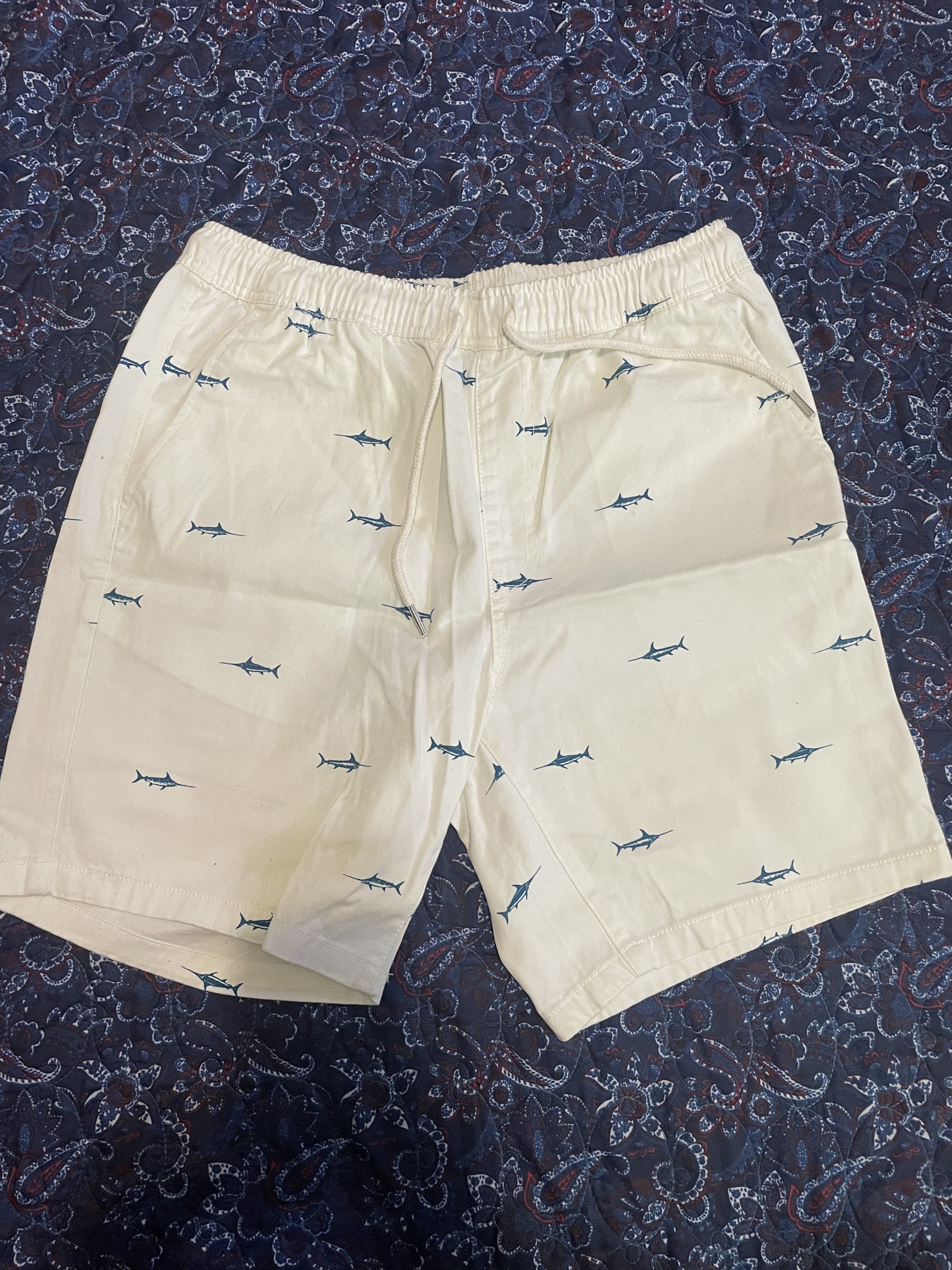 Forever 21 Forever 21 Blue Marlin Pattern Shorts Size US 32 / EU 48 - 1 Thumbnail