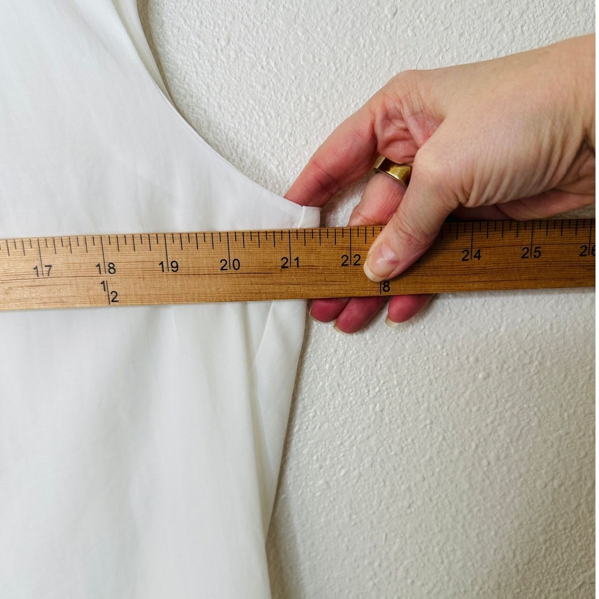 Gap Gap Off White Pleated Shoulder Cap Sleeve Round Neck Blouse Size L / US 10 / IT 46 - 11 Thumbnail