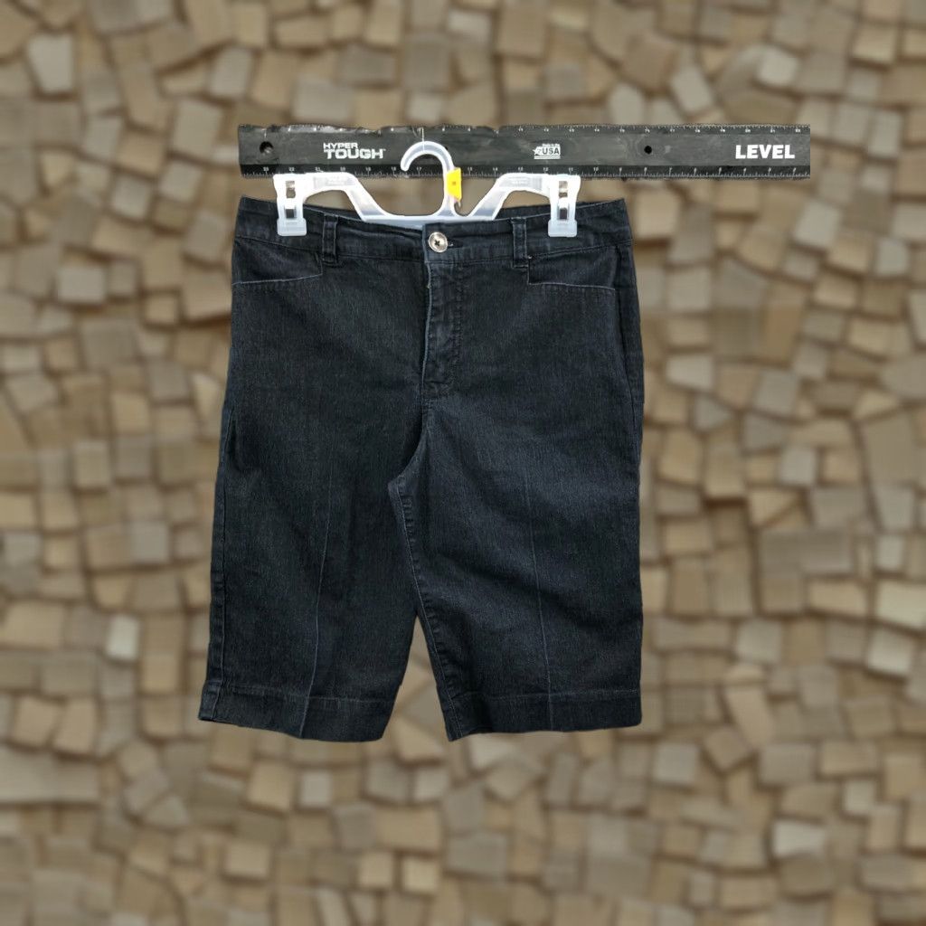 Vintage Bandolino Bermuda Shorts Womens Size 6 Mid Rise Dark Wash Blue Denim Jean Size 28" / US 6 / IT 42 - 1 Thumbnail