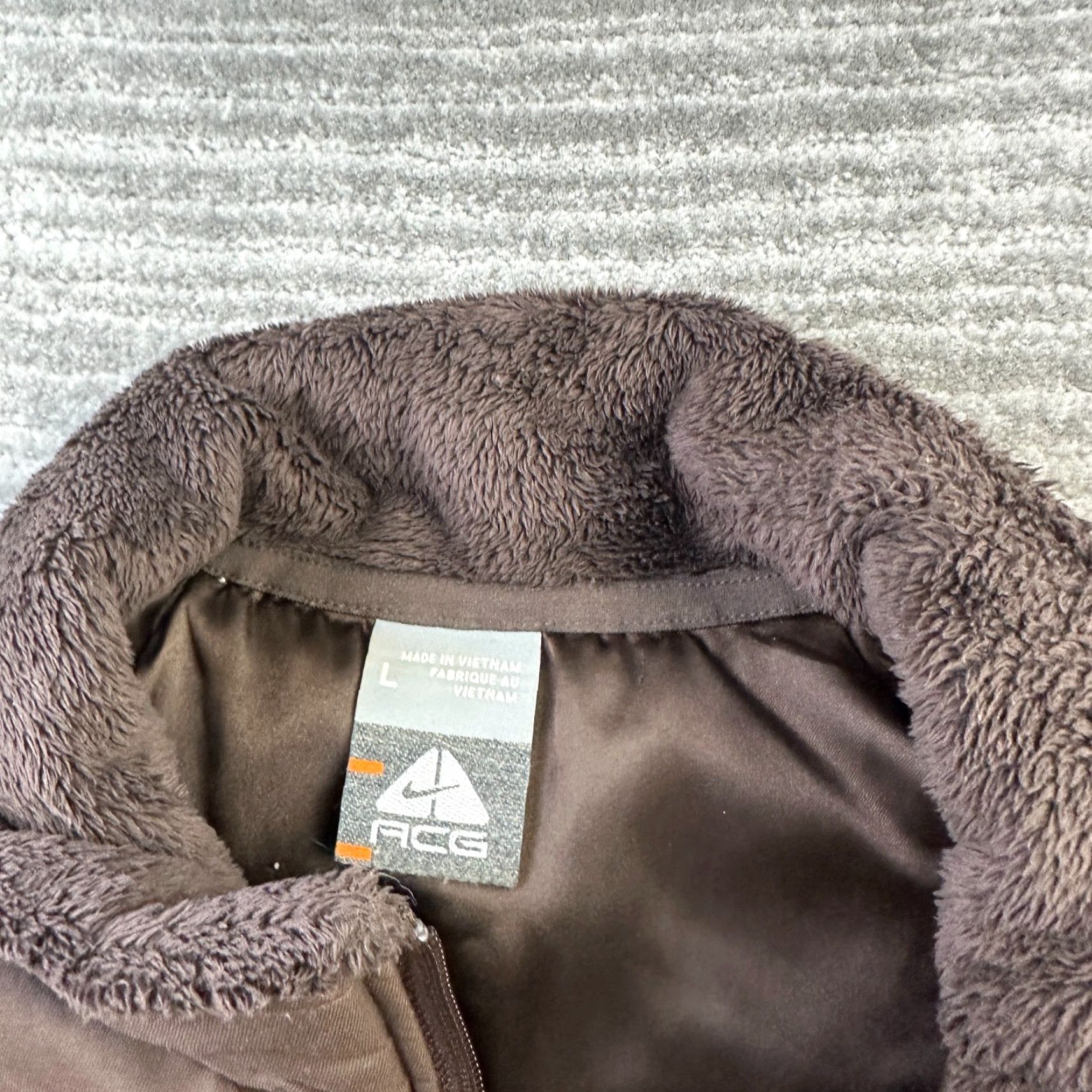 Nike ACG VINTAGE Nike ACG Vest Womens Large Brown Full Zip Sherpa Collar Y2K Size L / US 10 / IT 46 - 5 Thumbnail