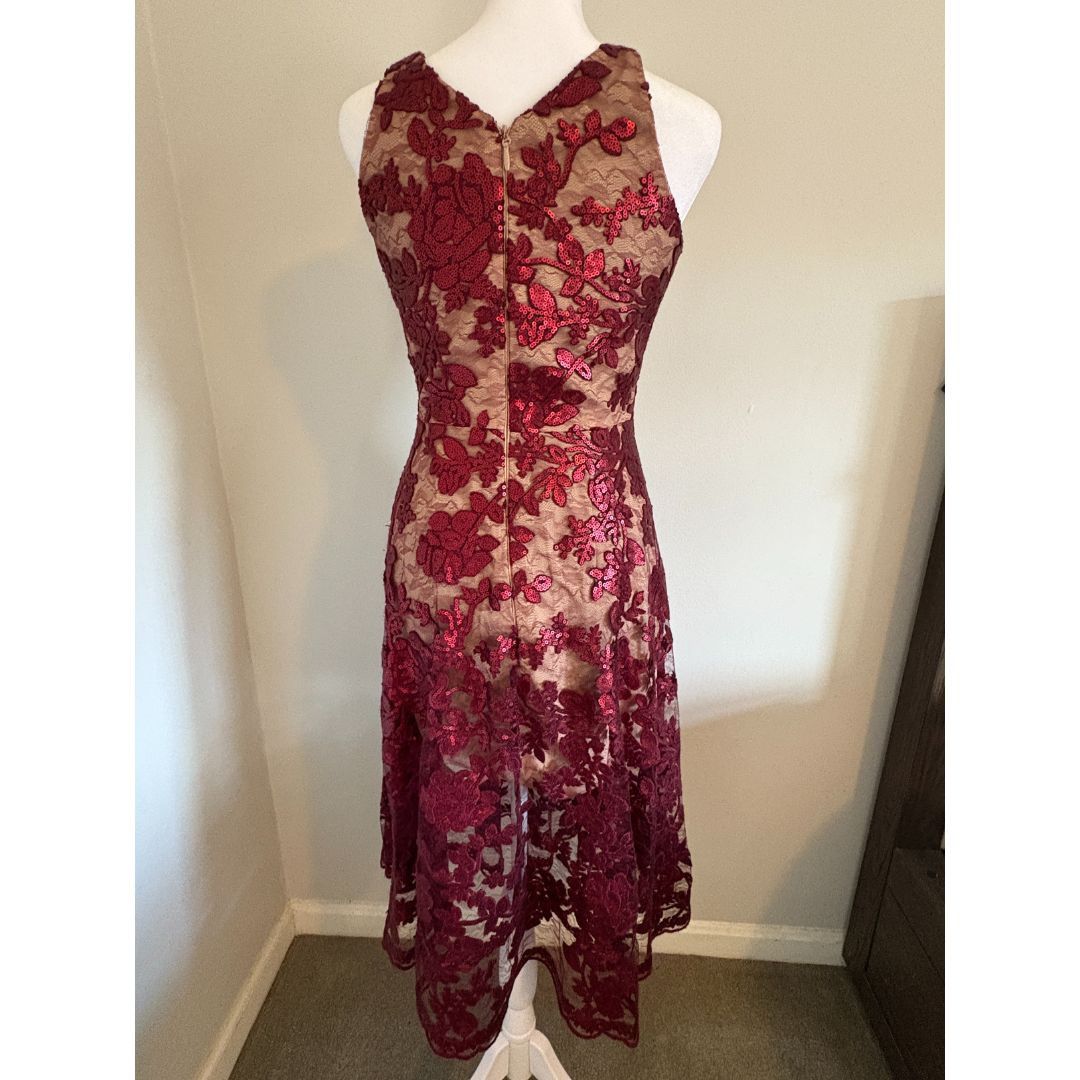 Dress the Population Dress the Population Burgundy Sequin Floral Midi Dress XS Size XS / US 0-2 / IT 36-38 - 3 Thumbnail