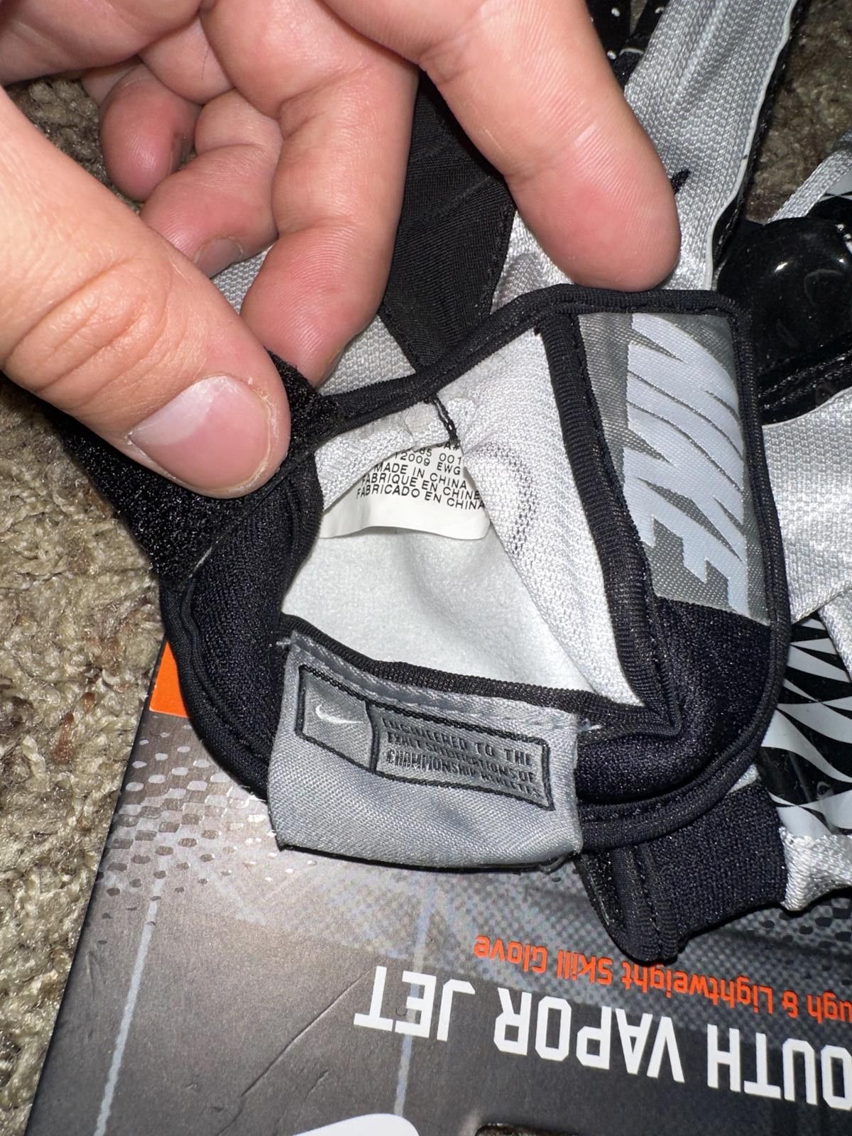 Nike Nike Boys Youth VaporJet Magnigrip Football Receiver Gloves Size ONE SIZE - 12 Thumbnail