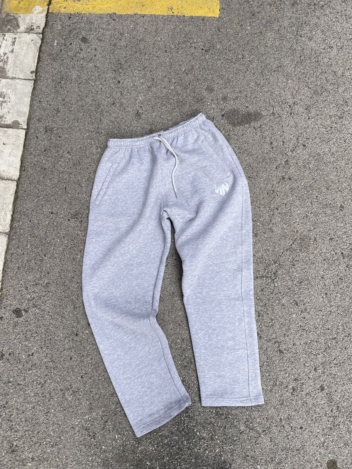 Other Nguiri grey jogger Size US 34 / EU 50 - 1 Thumbnail