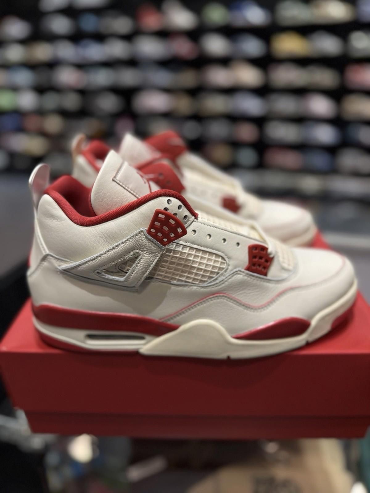Jordan Brand Nike Air Jordan 4 Retro Valentines Day Size 13.5W / 12M Size US 12 / IT 42 - 1 Thumbnail