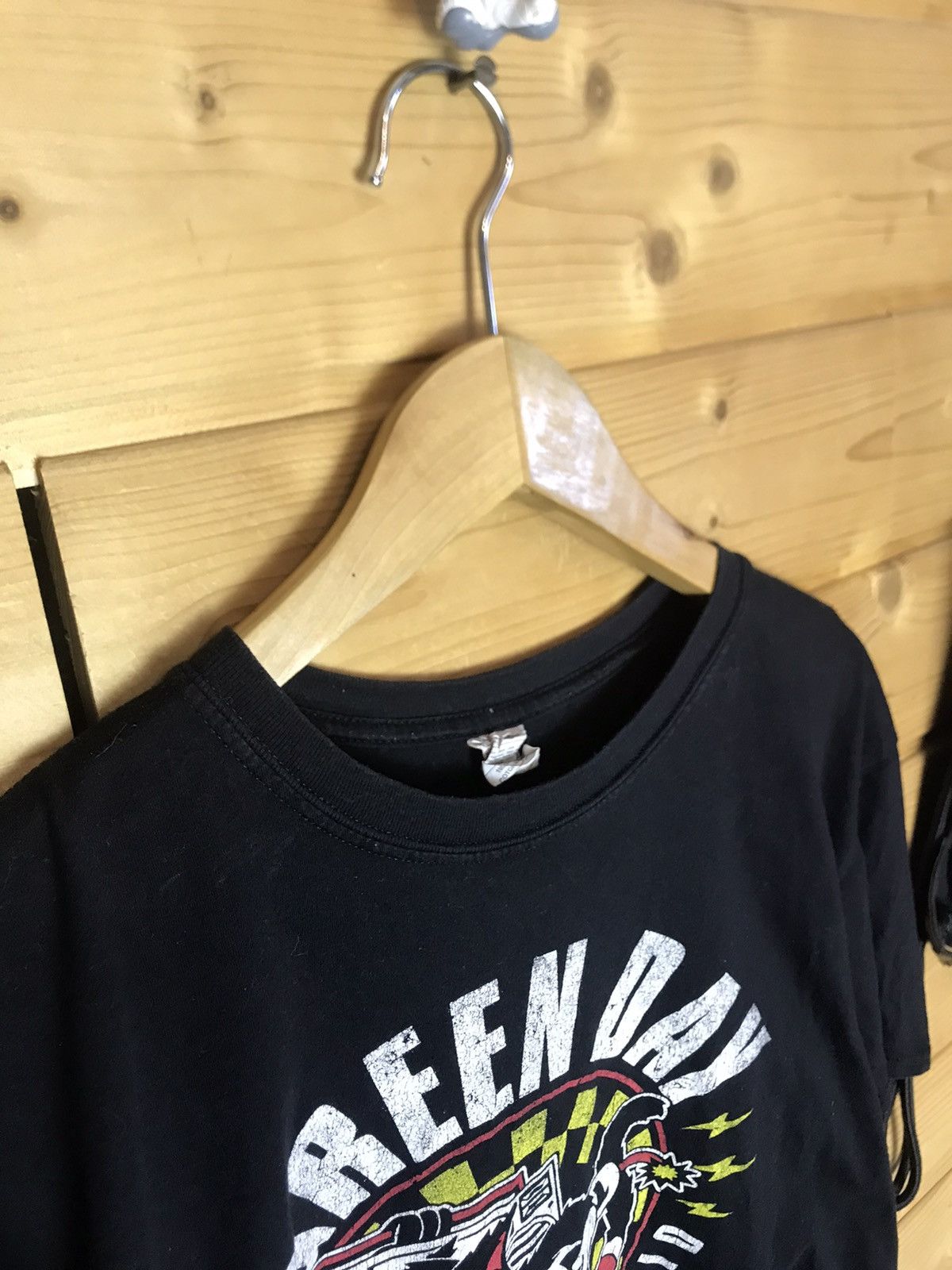 Band Tees Green Day 2017 revolution radio tour t-shirt Size US XL / EU 56 / 4 - 5 Thumbnail