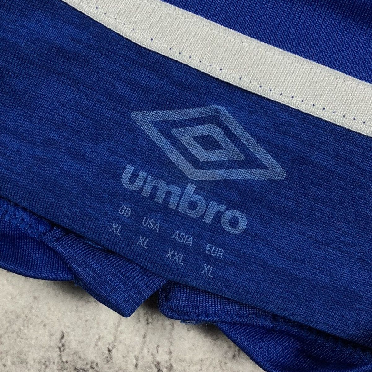 Umbro Everton 2018-2019 Umbro Angry Birds Home Soccer Jersey Size US XL / EU 56 / 4 - 14 Thumbnail