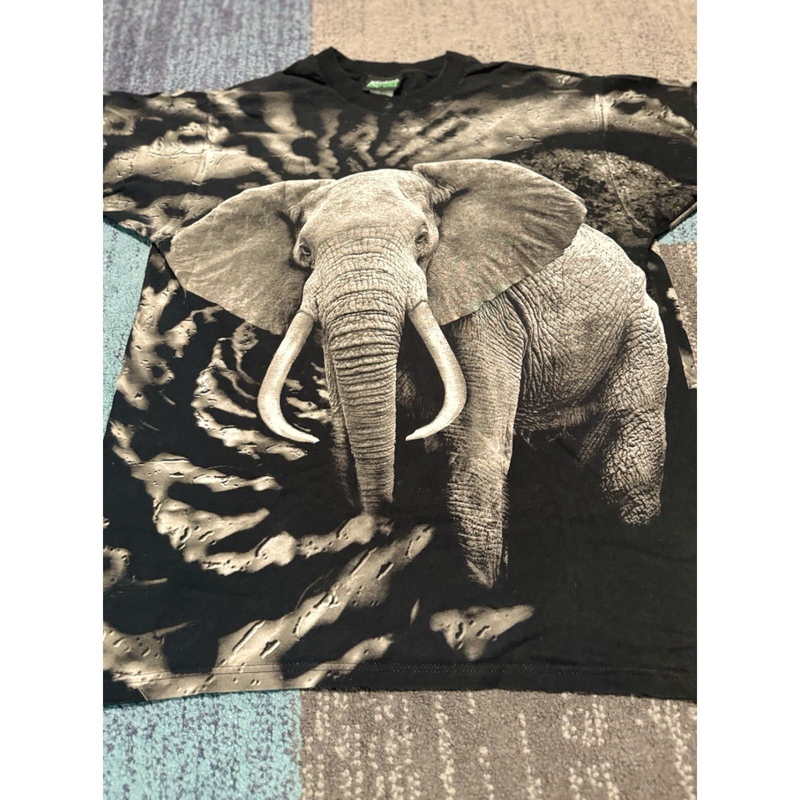 Vintage VINTAGE Radical Nature Elephant Graphic AOP T-Shirt XL Unisex Black Cotton Short Sleeve Mens Womens Boys Girls Size US XL / EU 56 / 4 - 2 Thumbnail
