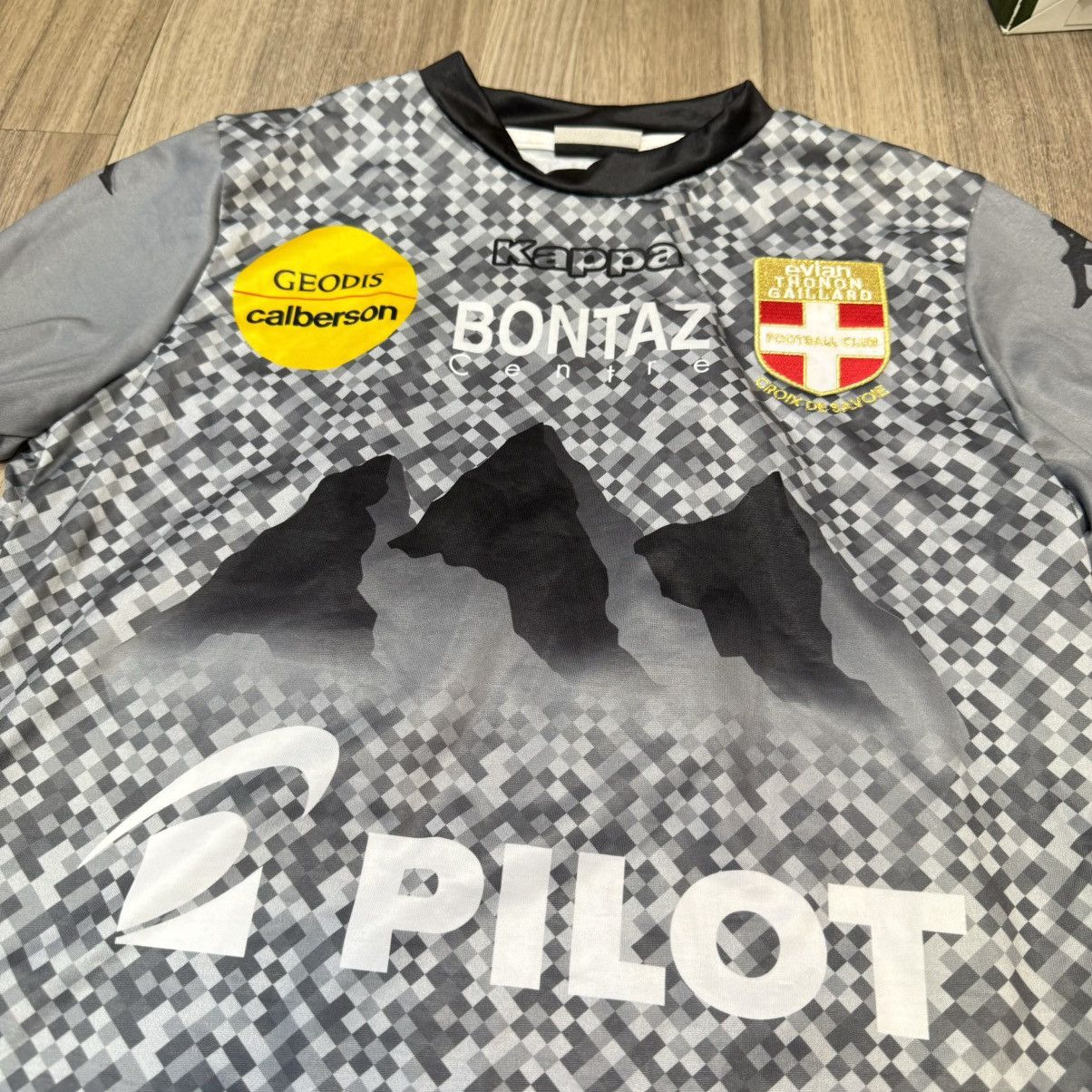 Kappa × Sports Specialties Évian Thonon Gaillard FC 13/14 goalkeeper shirt #16 Laquait Size US M / EU 48-50 / 2 - 3 Thumbnail