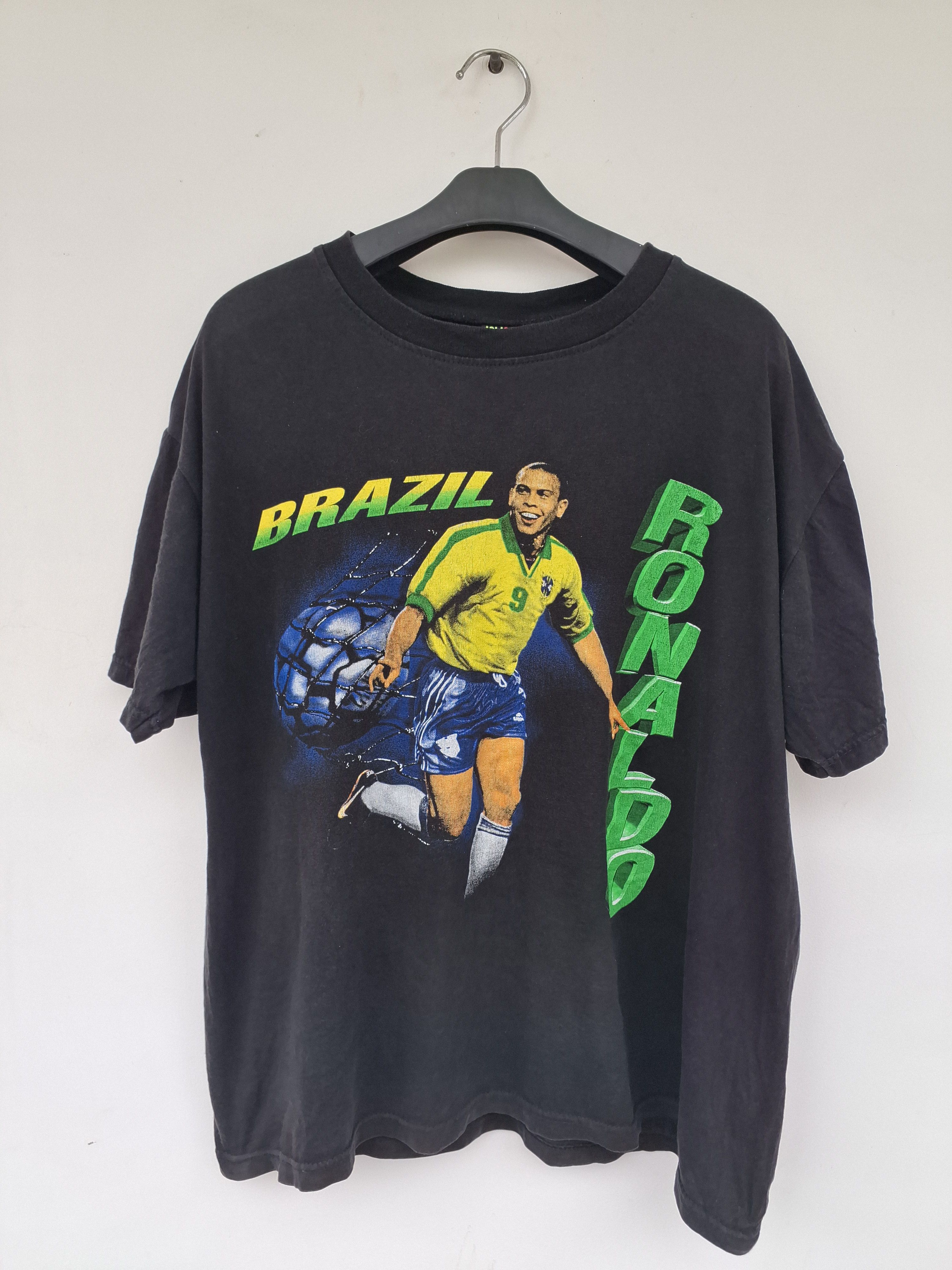 Vintage Vintage Ronaldo R9 brasil shirt Size US L / EU 52-54 / 3 - 1 Thumbnail