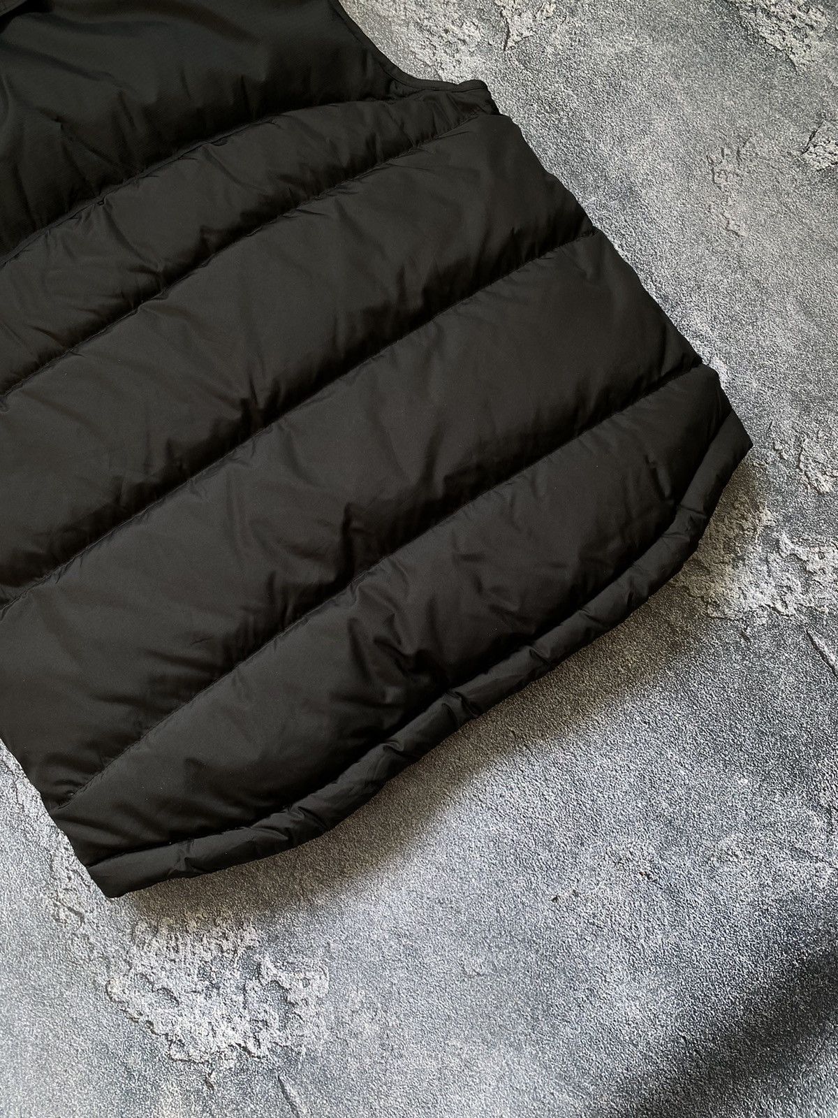 Vintage Nike VNTG Mini Swoosh Black Y2K Puffer Vest Size US M / EU 48-50 / 2 - 9 Thumbnail